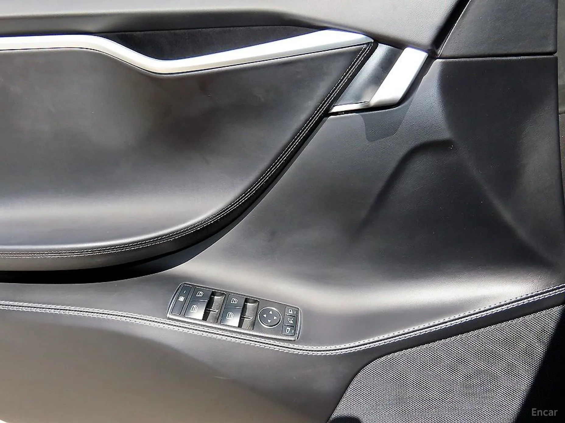 Tesla Model S превью 11