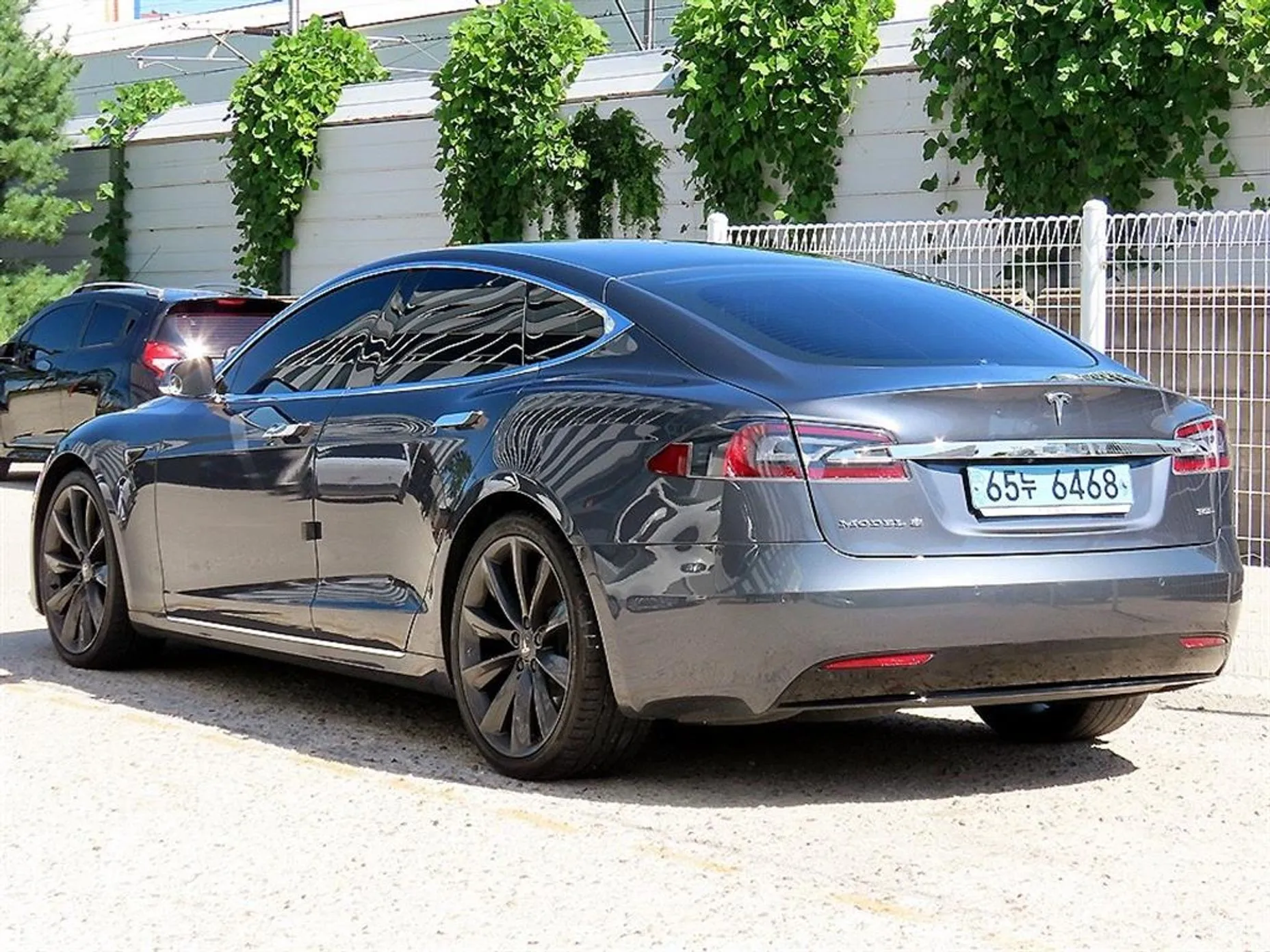 Tesla Model S превью 3