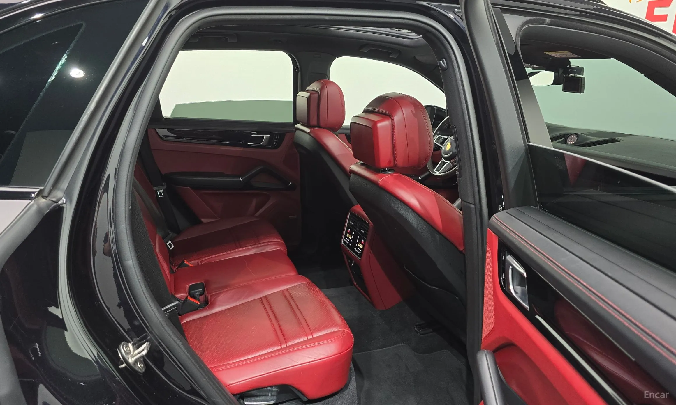 Porsche Cayenne (PO536) превью 11