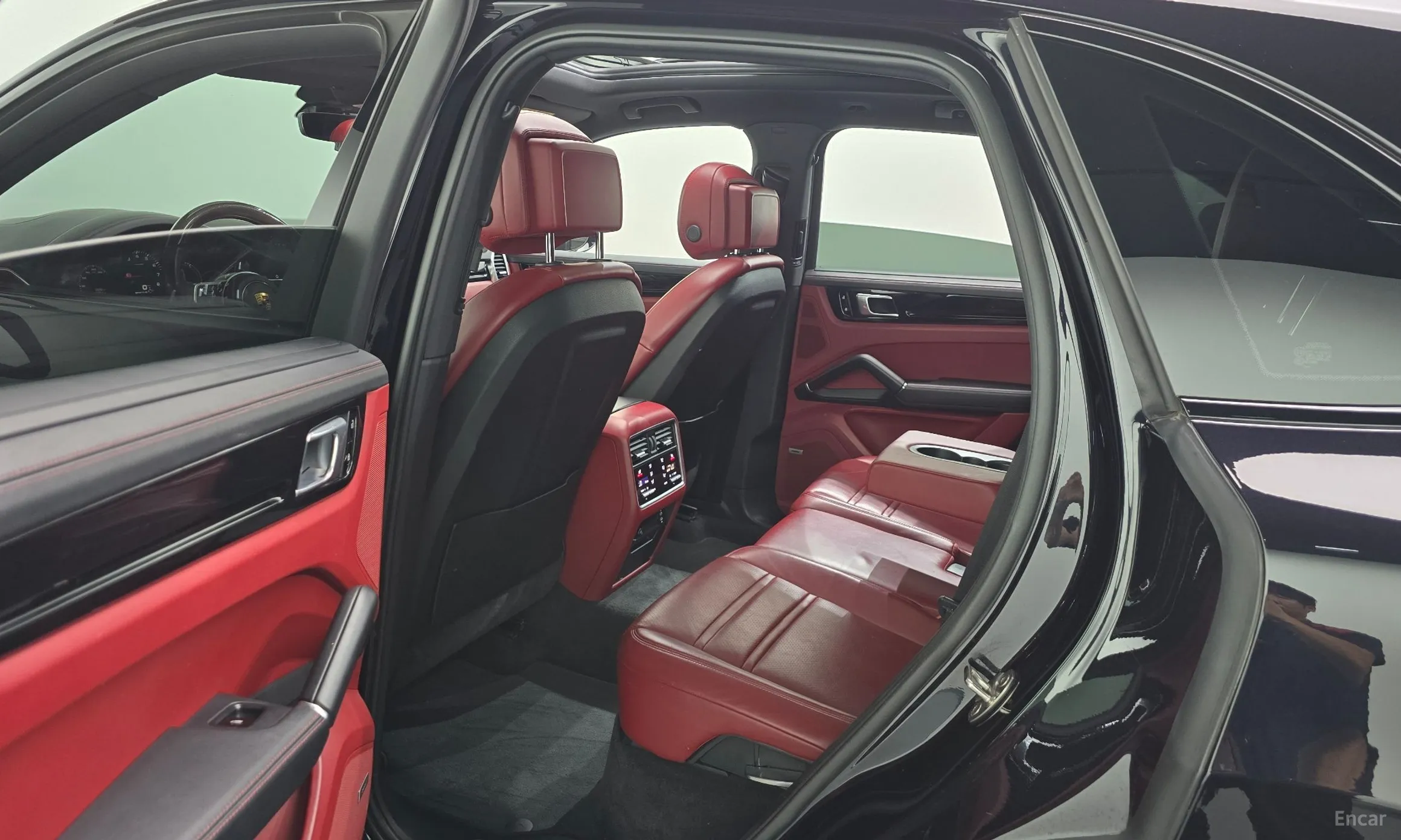 Porsche Cayenne (PO536) превью 12