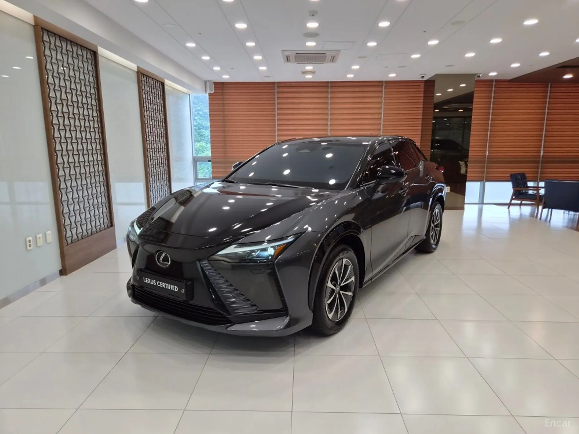 Lexus RZ450e