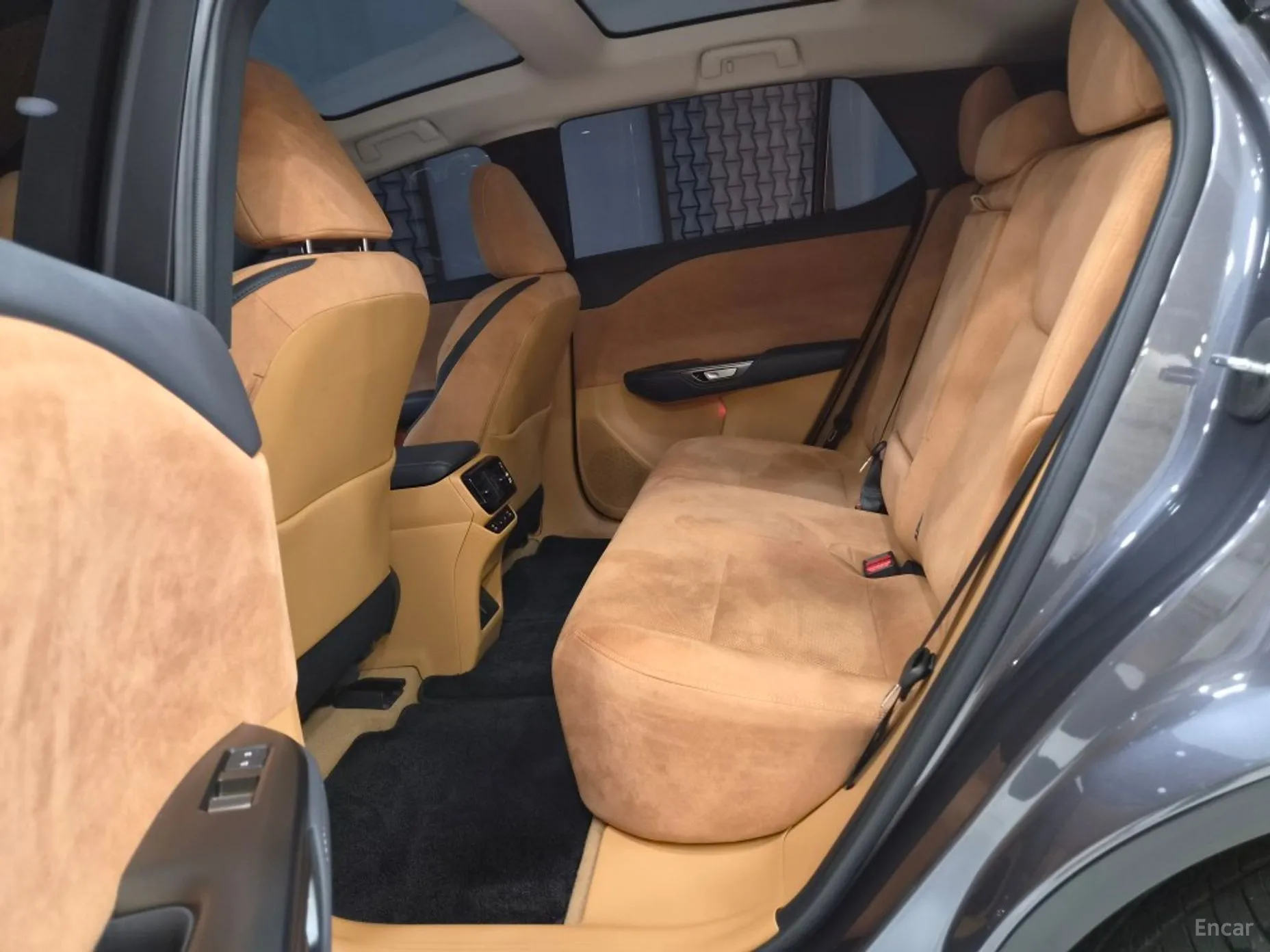 Lexus RZ450e превью 14