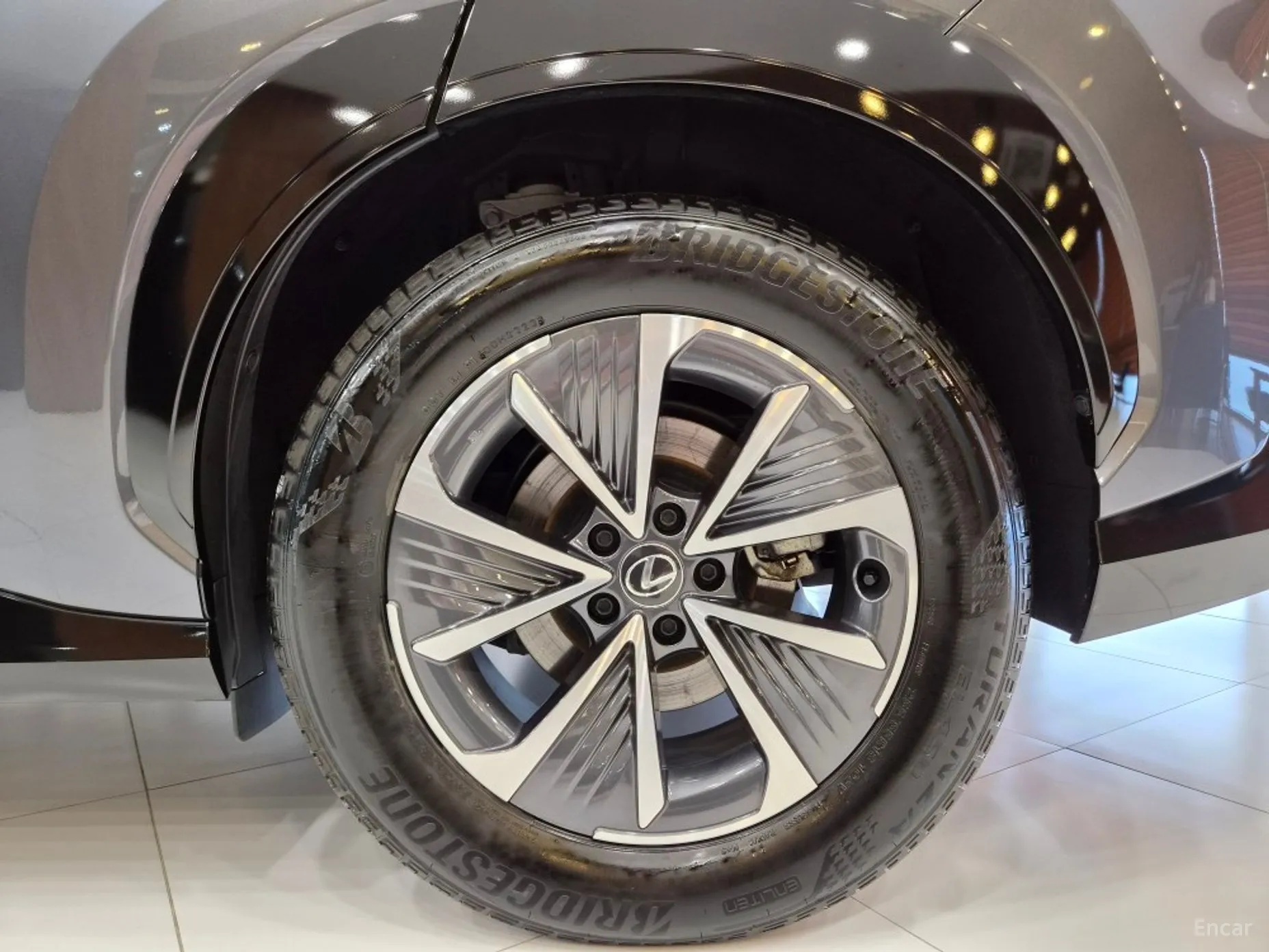 Lexus RZ450e превью 7