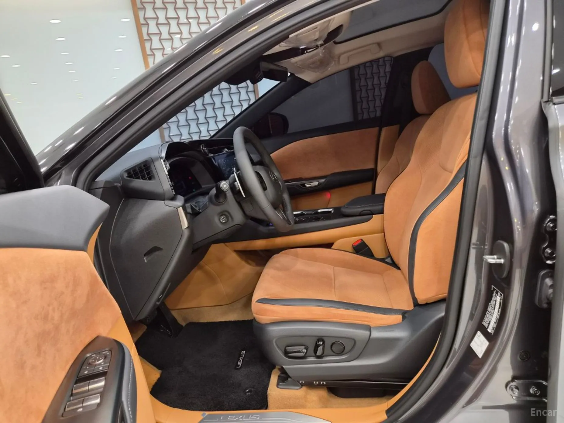 Lexus RZ450e превью 9