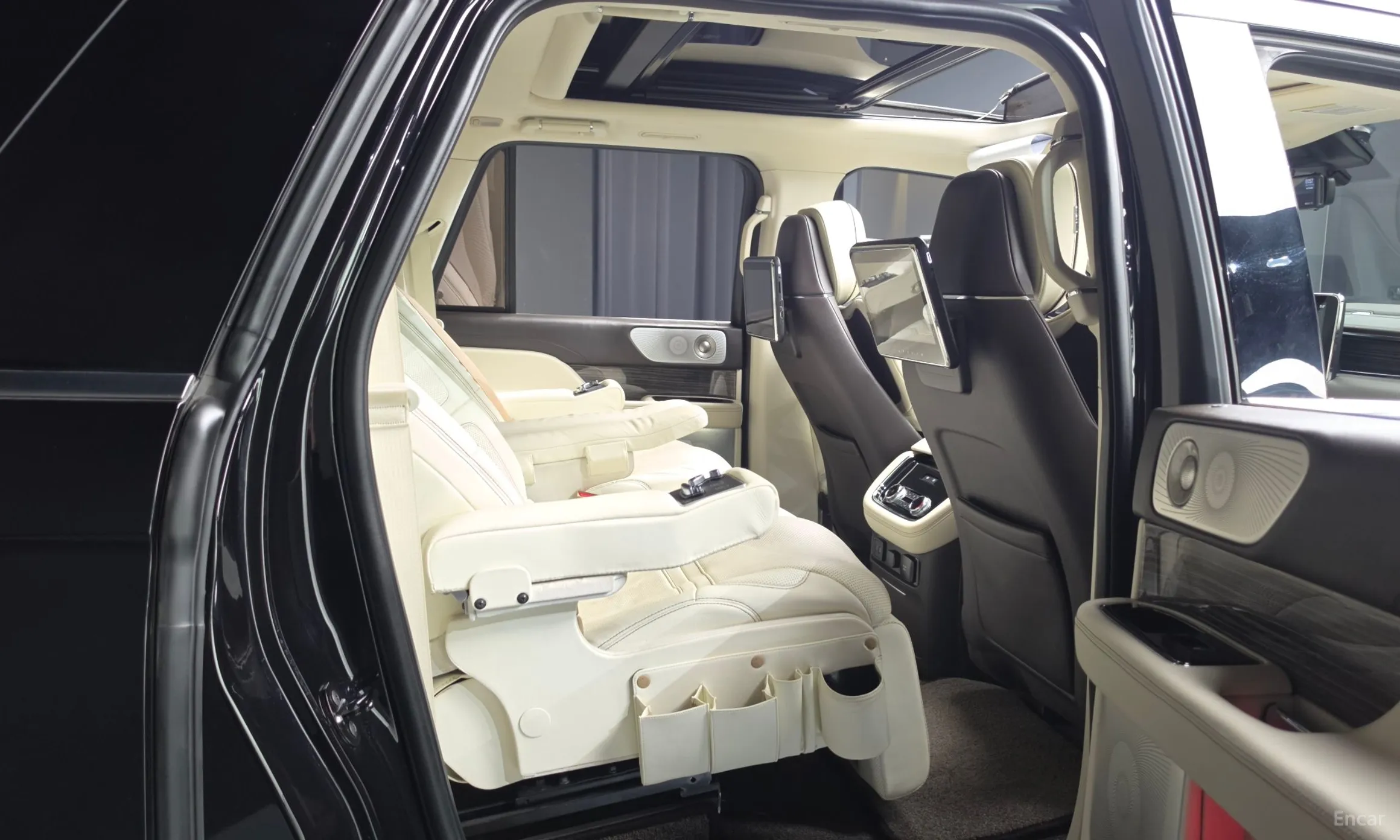 Lincoln Navigator 4th generation превью 11
