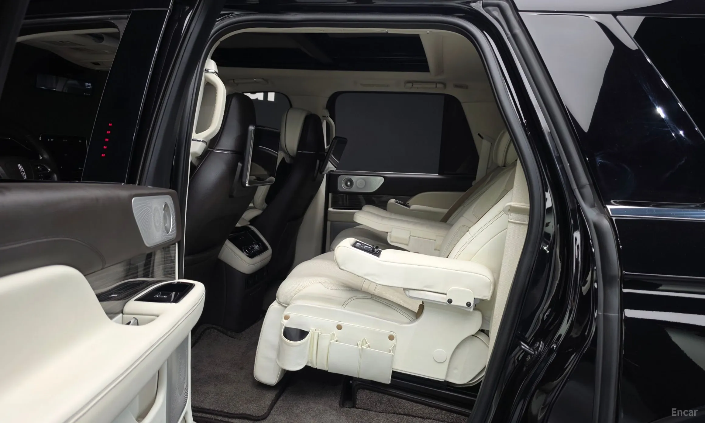 Lincoln Navigator 4th generation превью 12