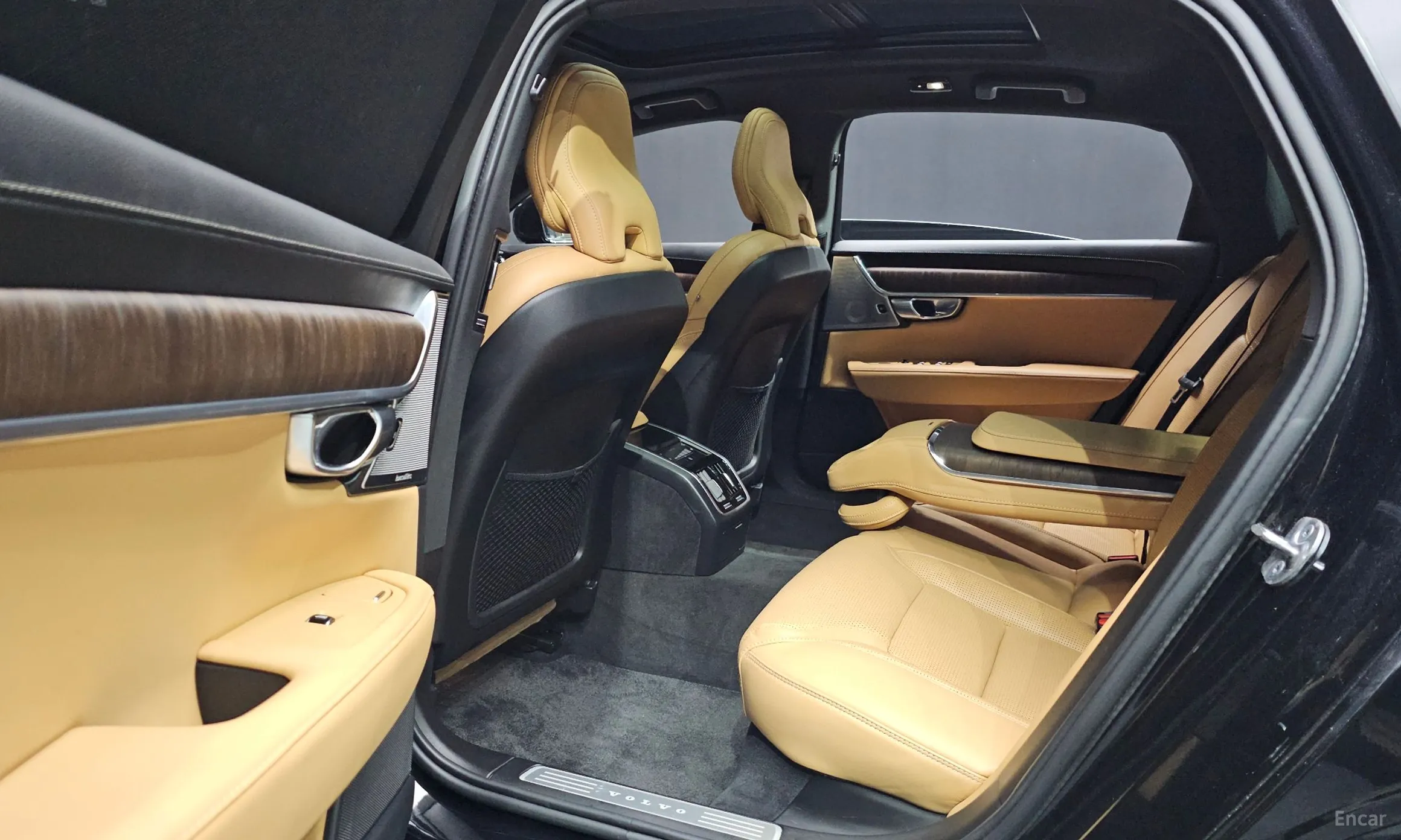 Volvo S90 превью 12