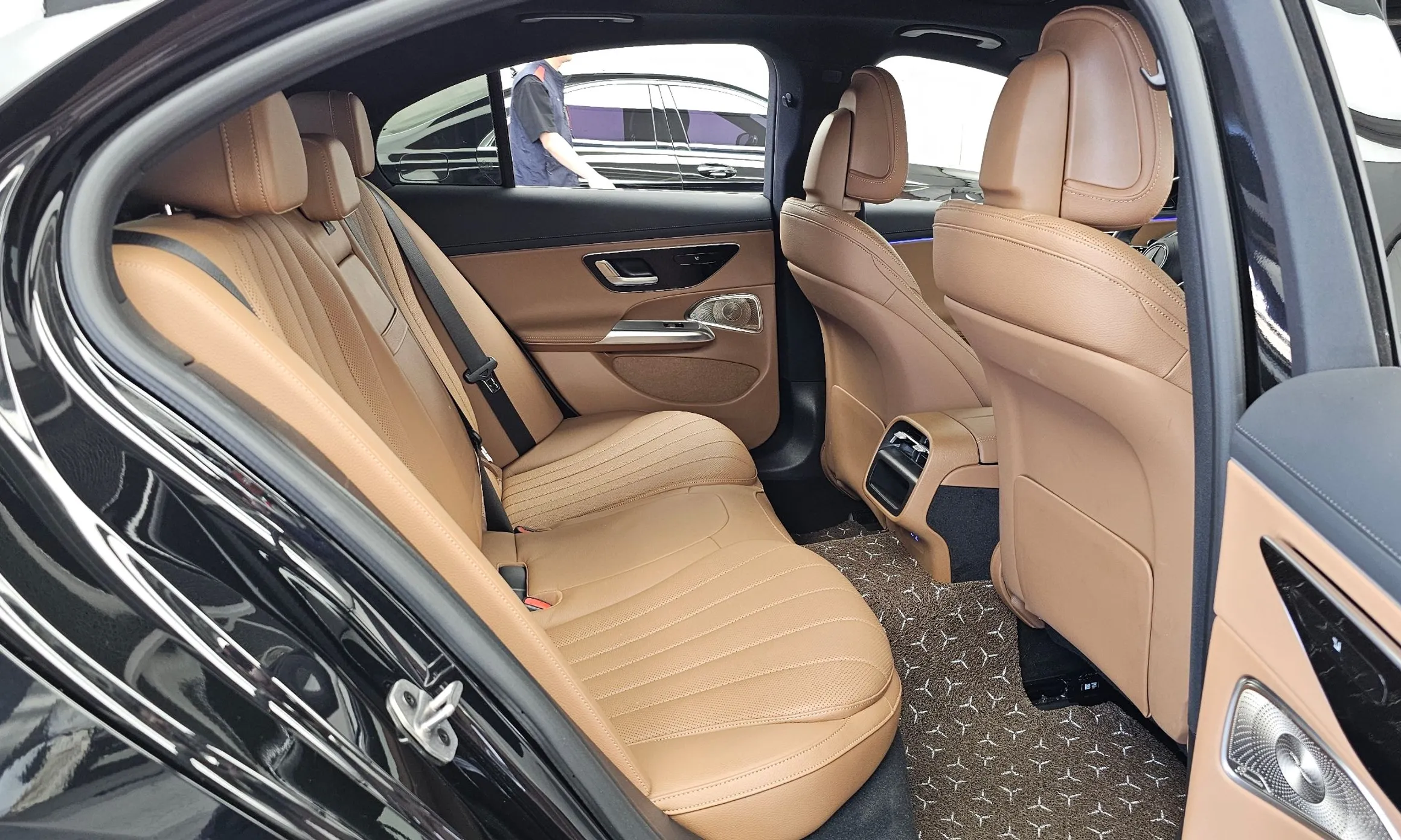 Mercedes Benz E-Class W214 превью 12