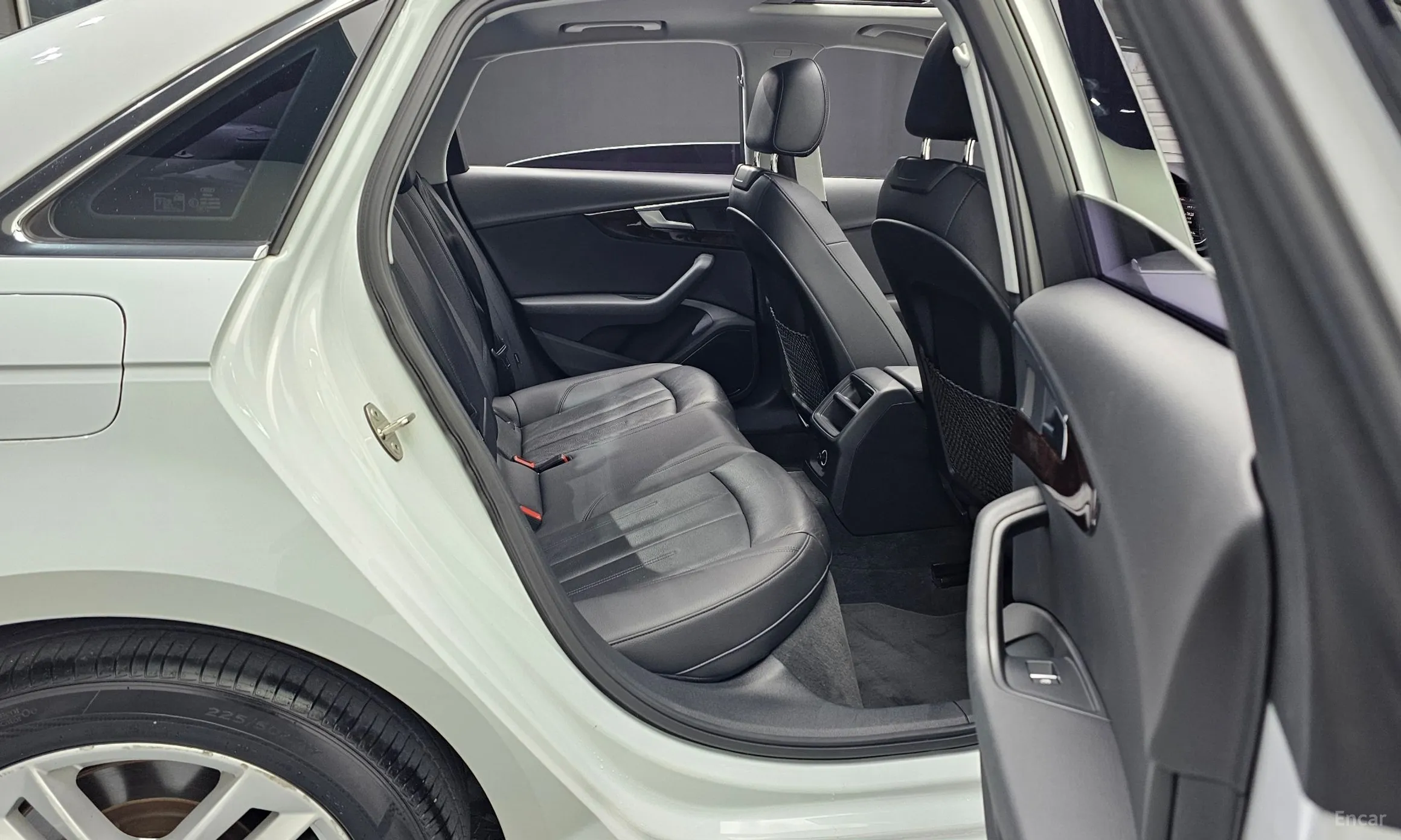 Audi A4 (B9) превью 12