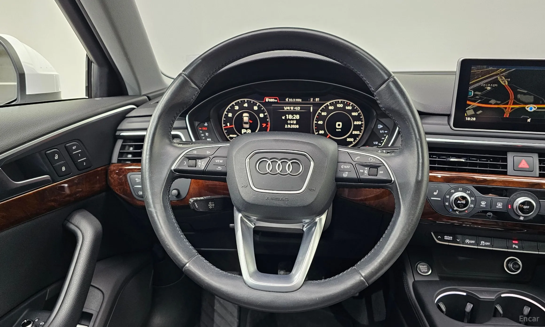 Audi A4 (B9) превью 13