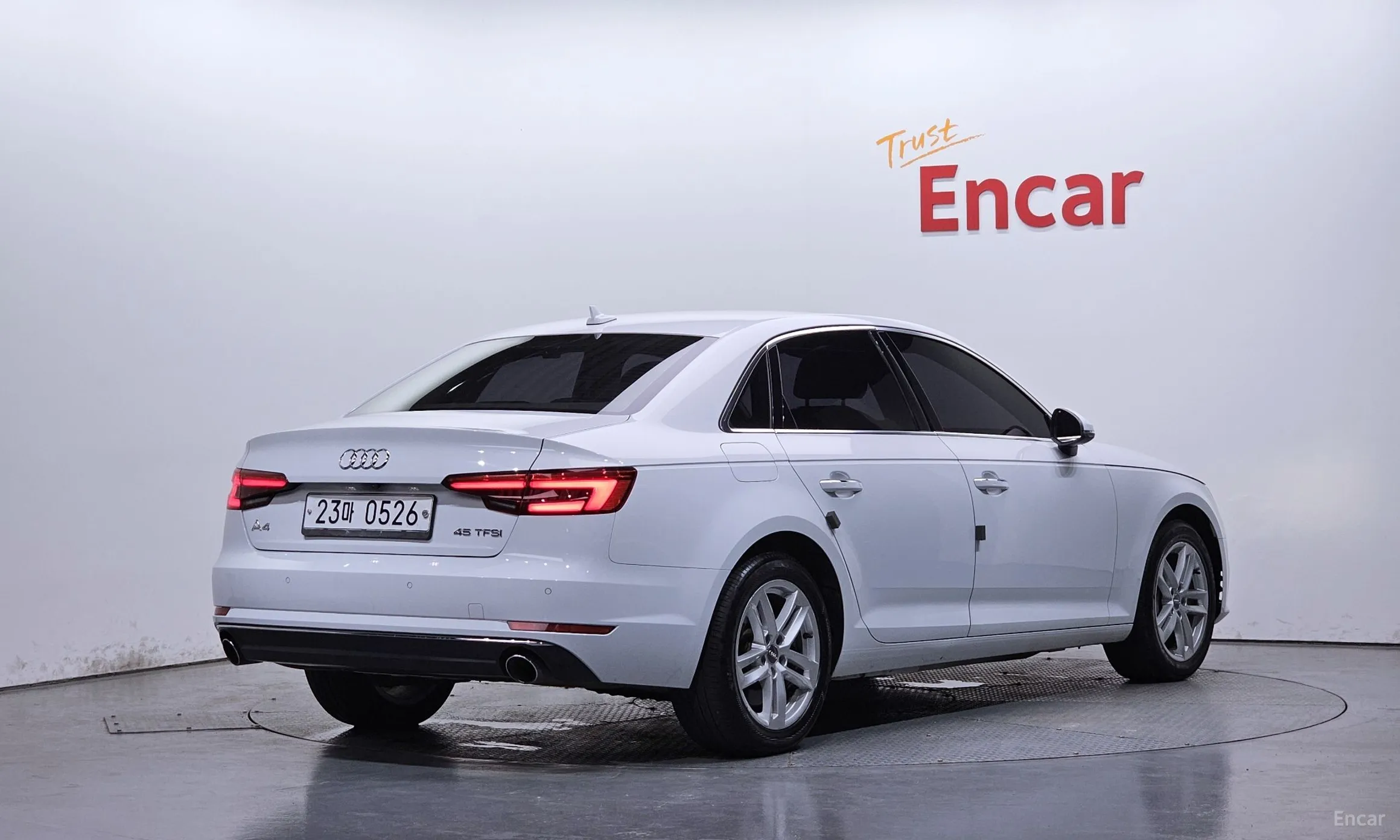 Audi A4 (B9)