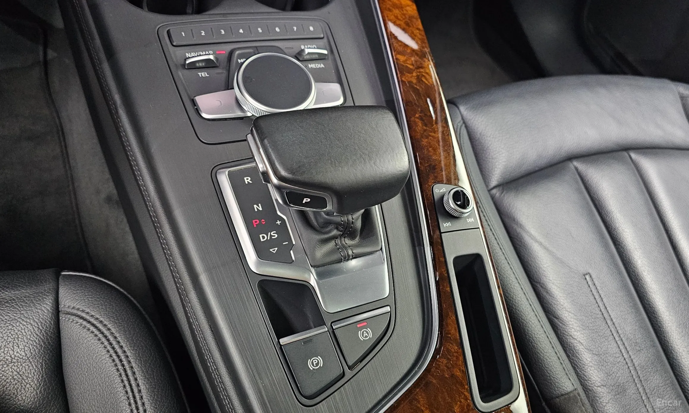 Audi A4 (B9) превью 9