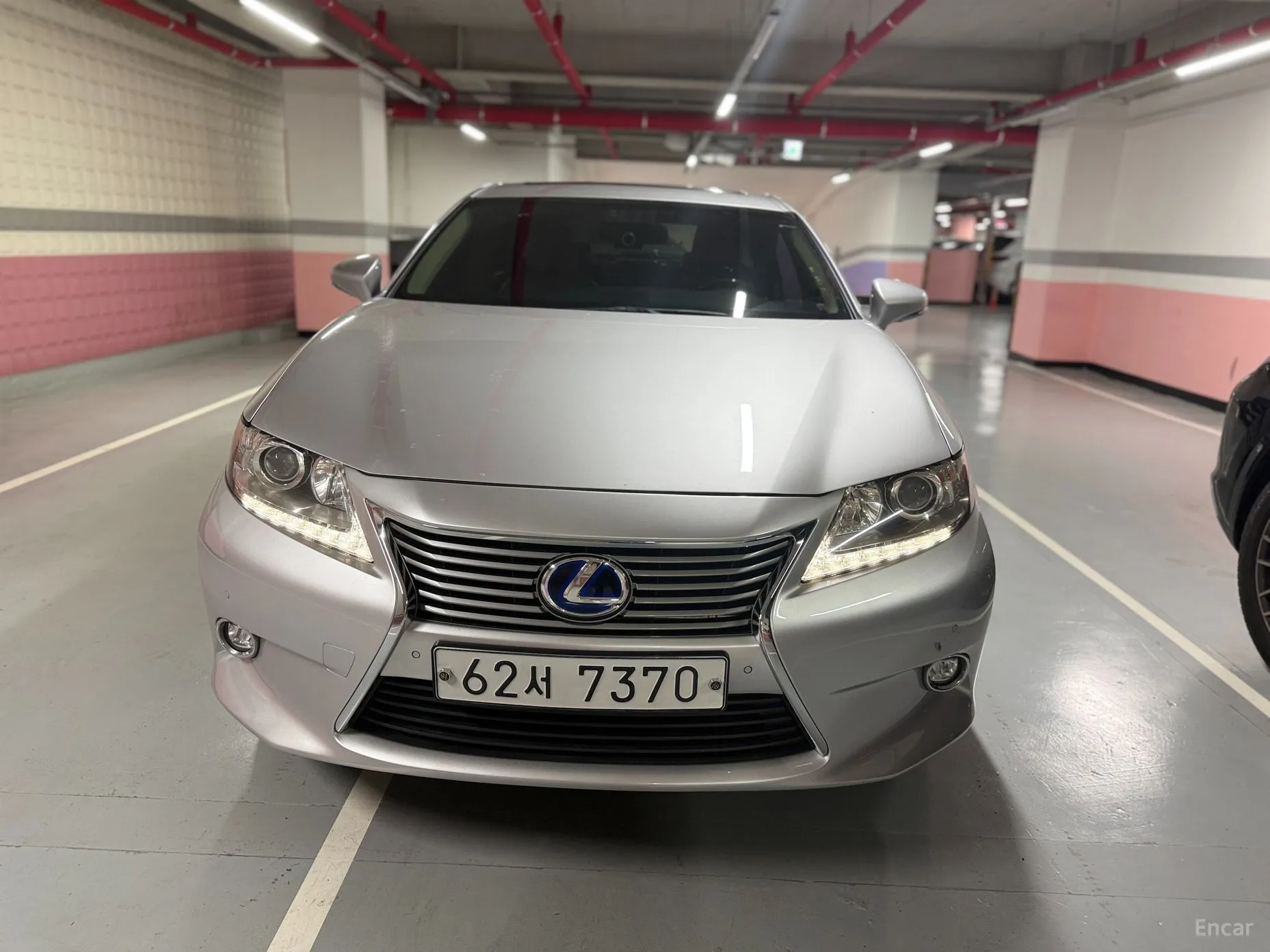 Lexus New ES300h