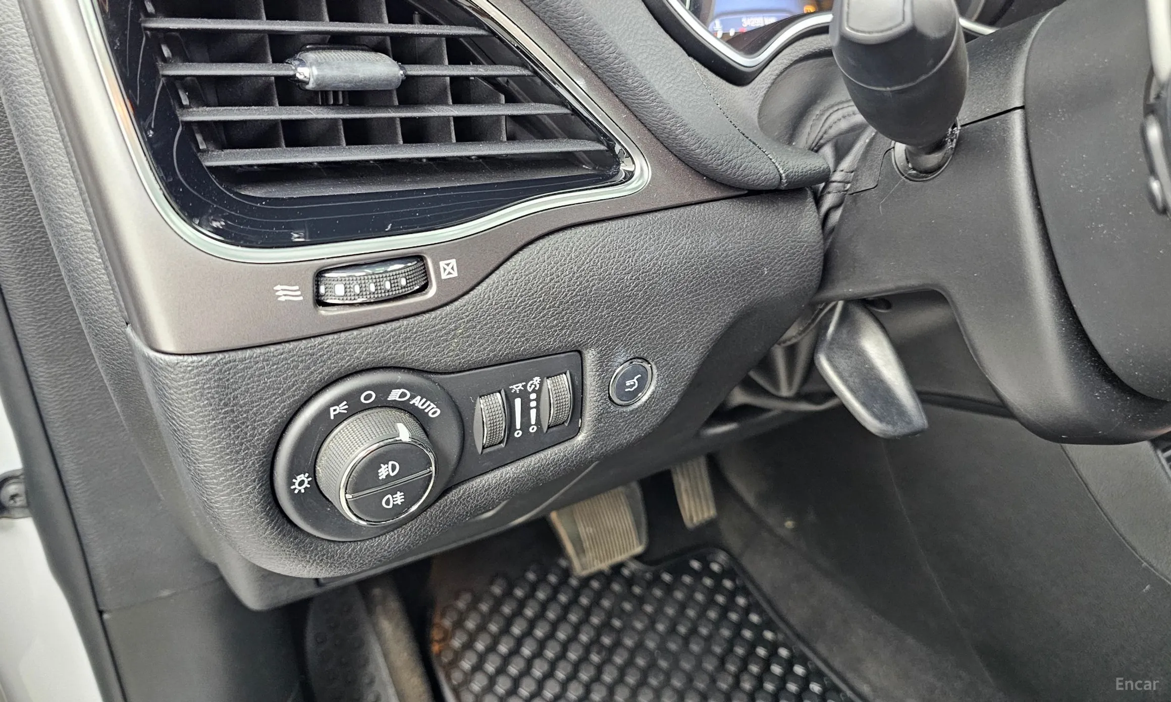 Jeep Cherokee (KL) превью 19