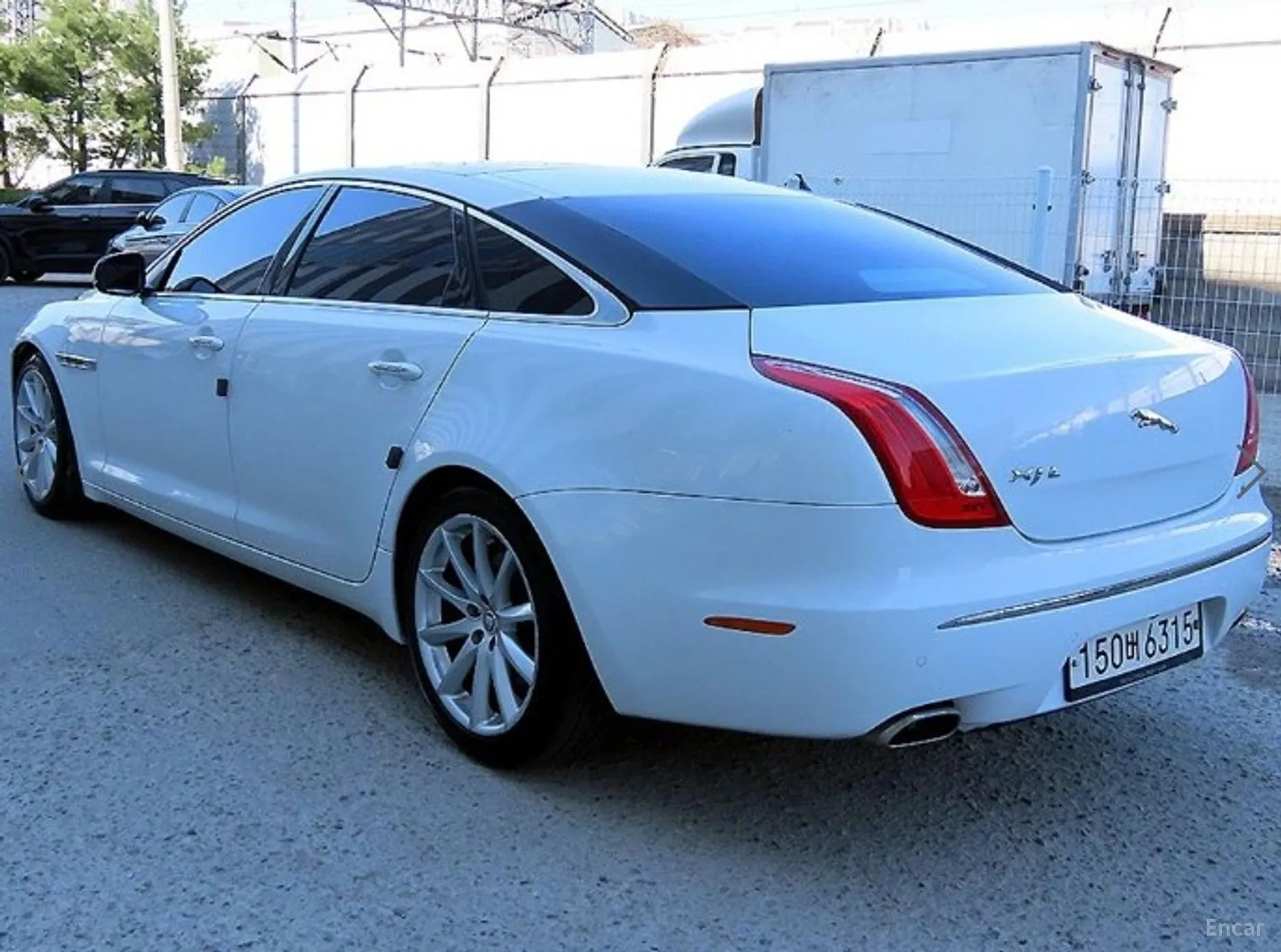 Jaguar All New XJ превью 3