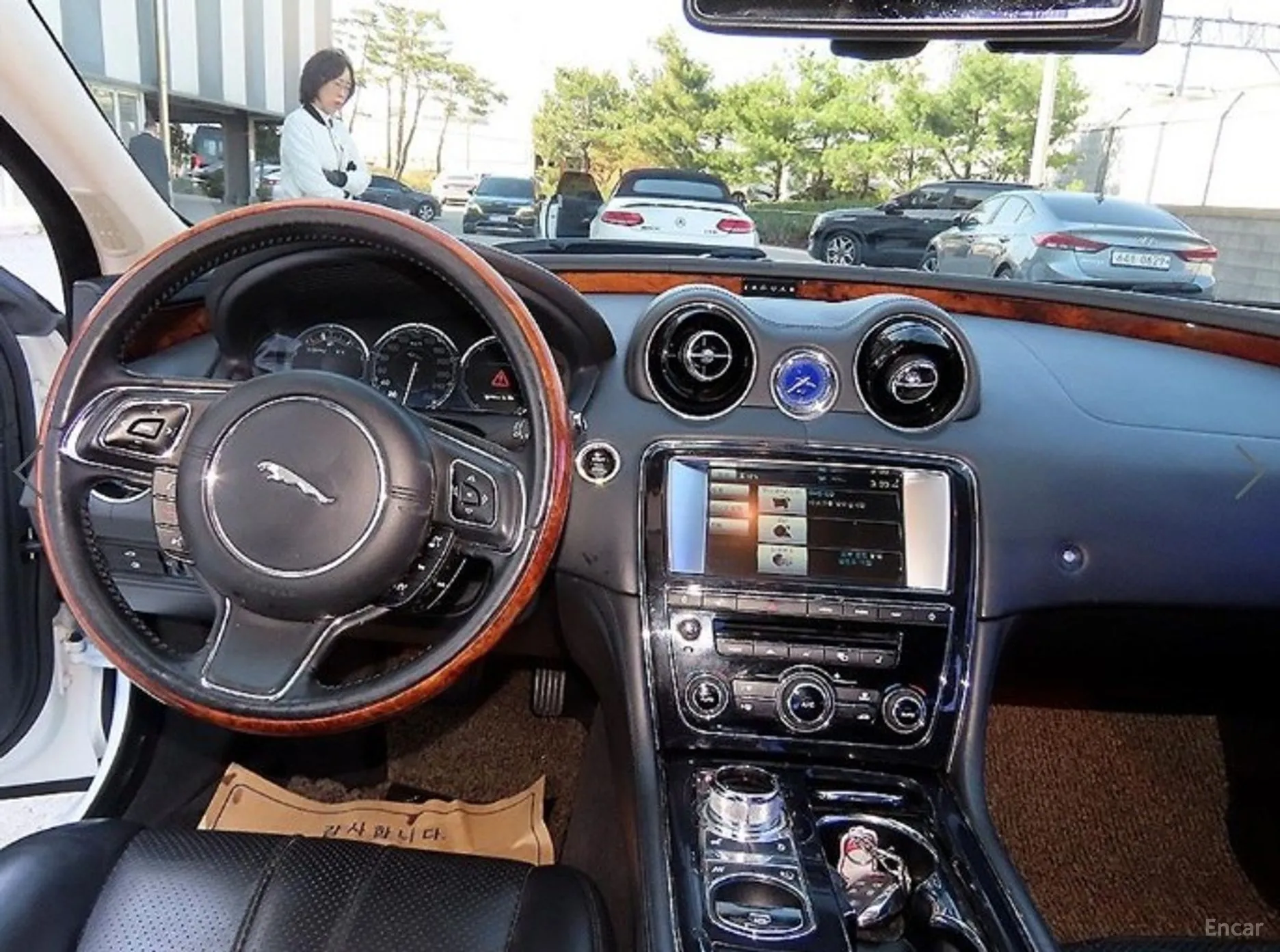 Jaguar All New XJ превью 7