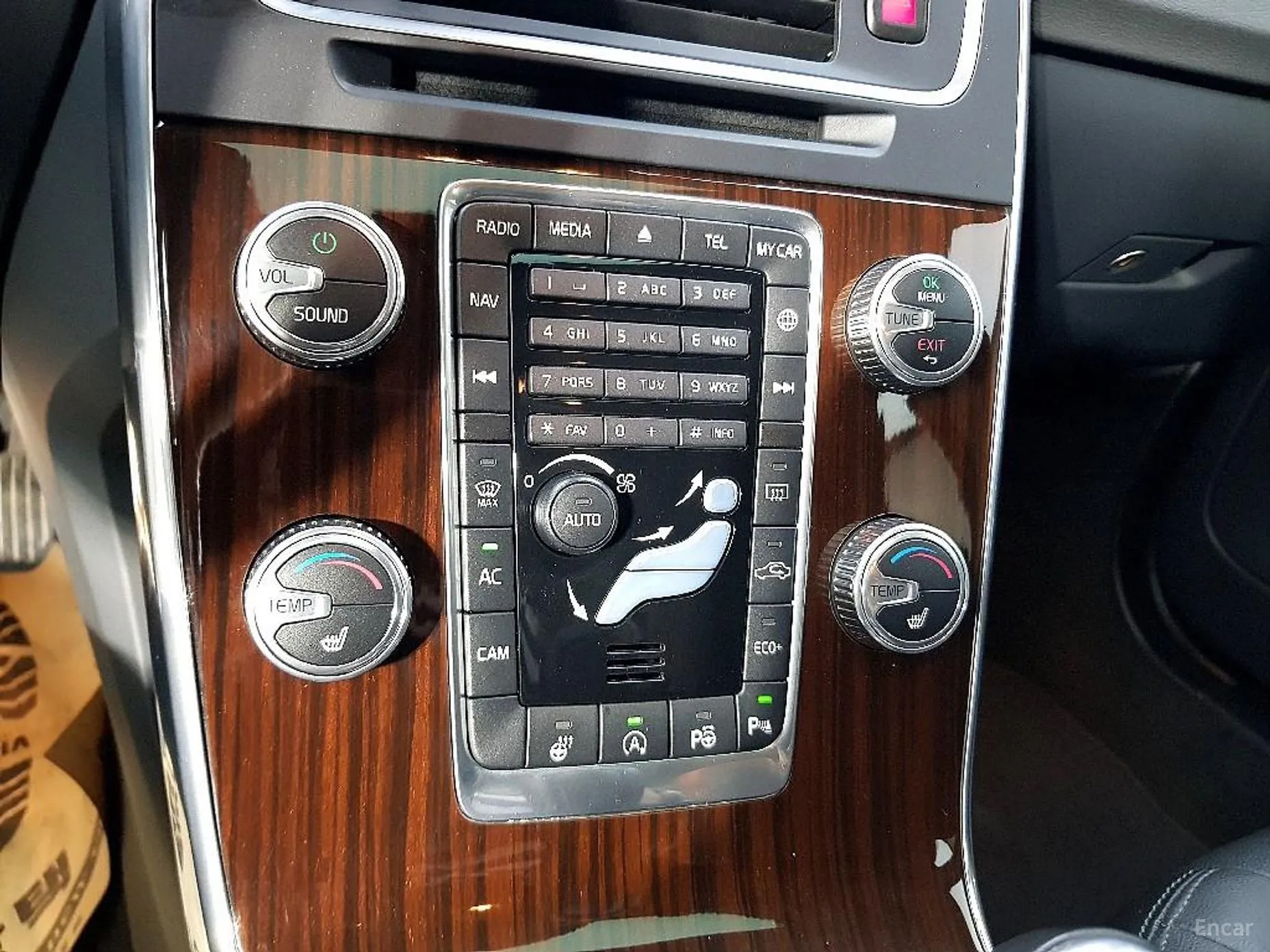 Volvo S60 превью 11