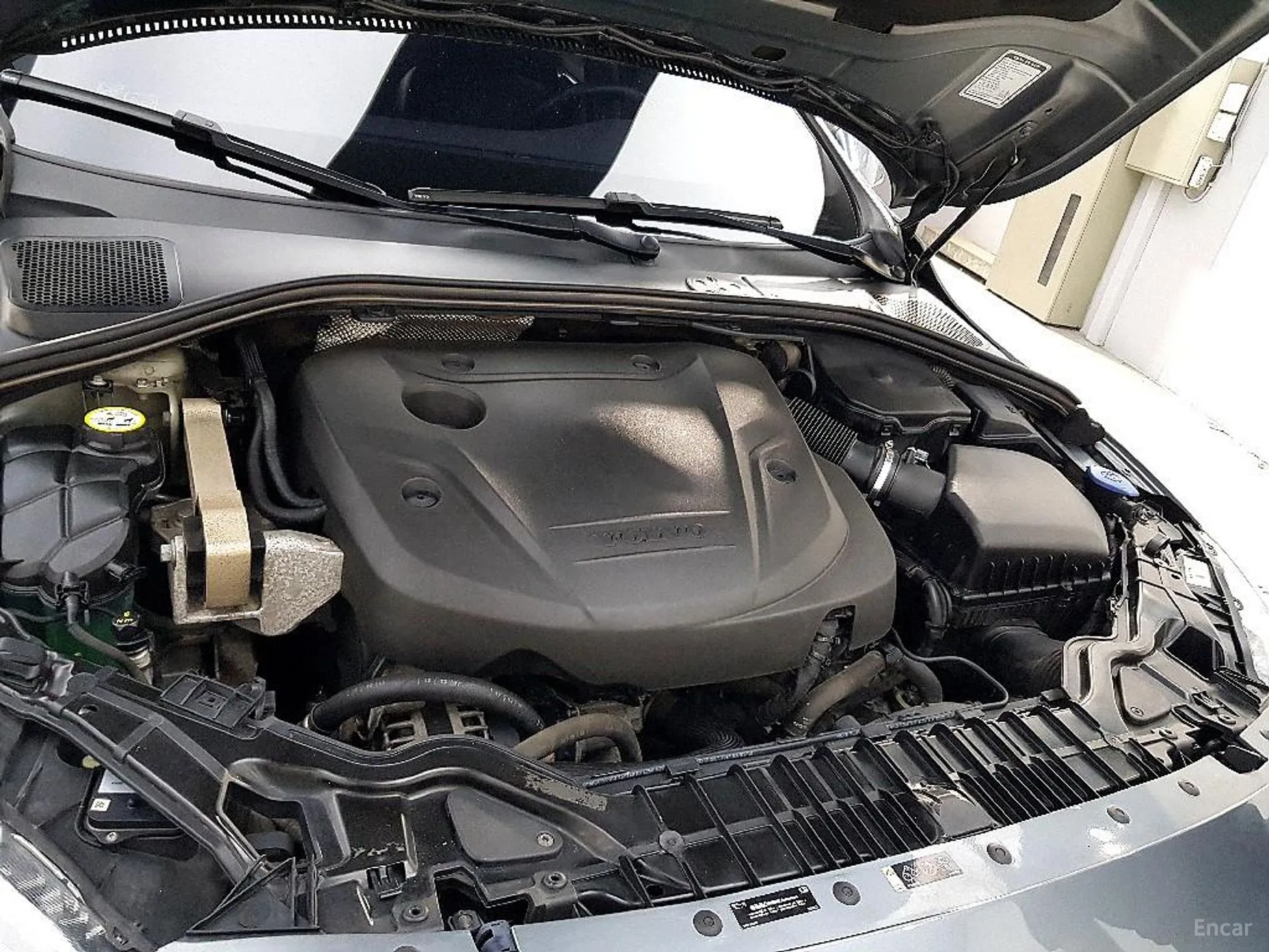 Volvo S60 превью 6