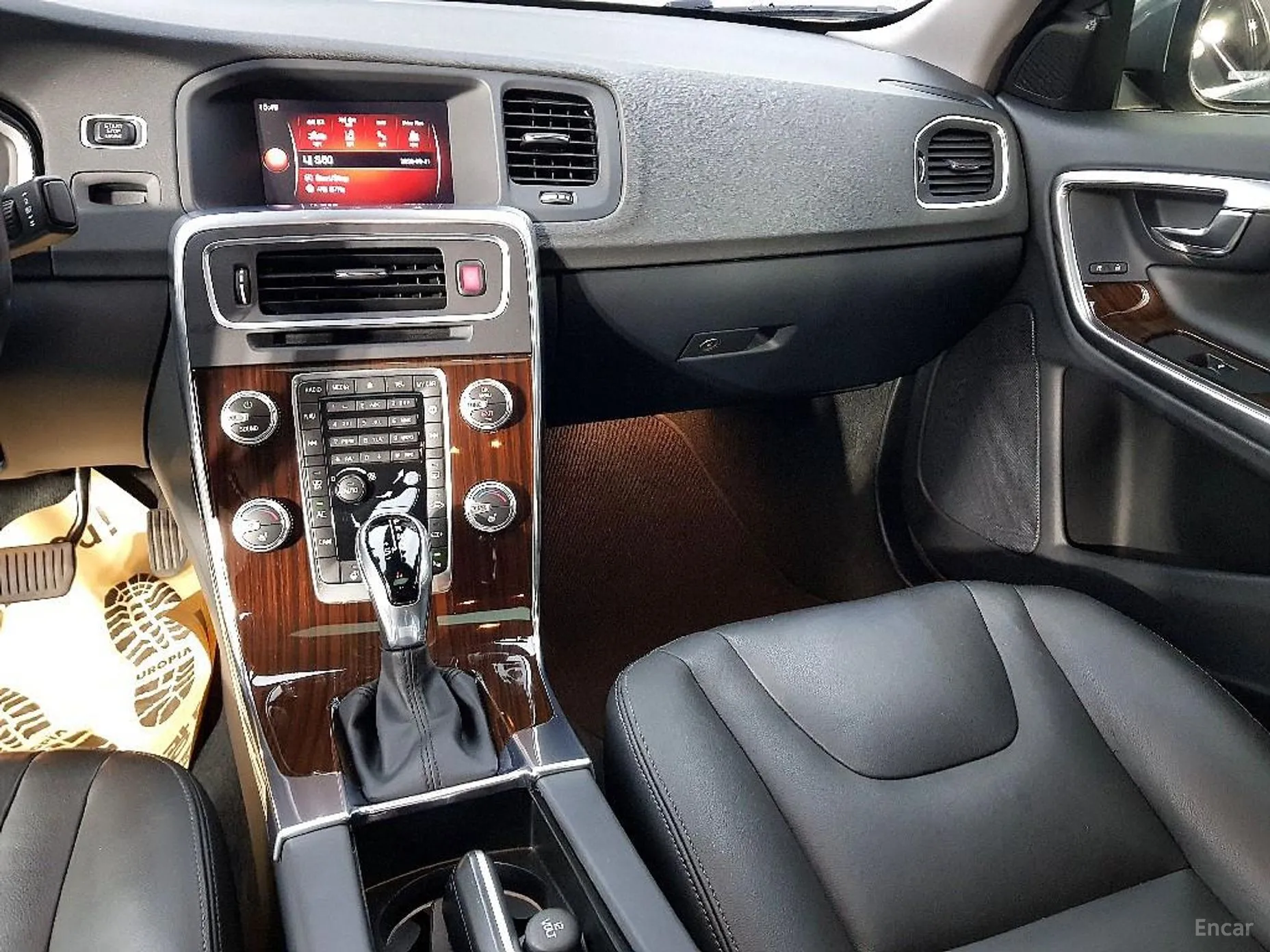 Volvo S60 превью 9