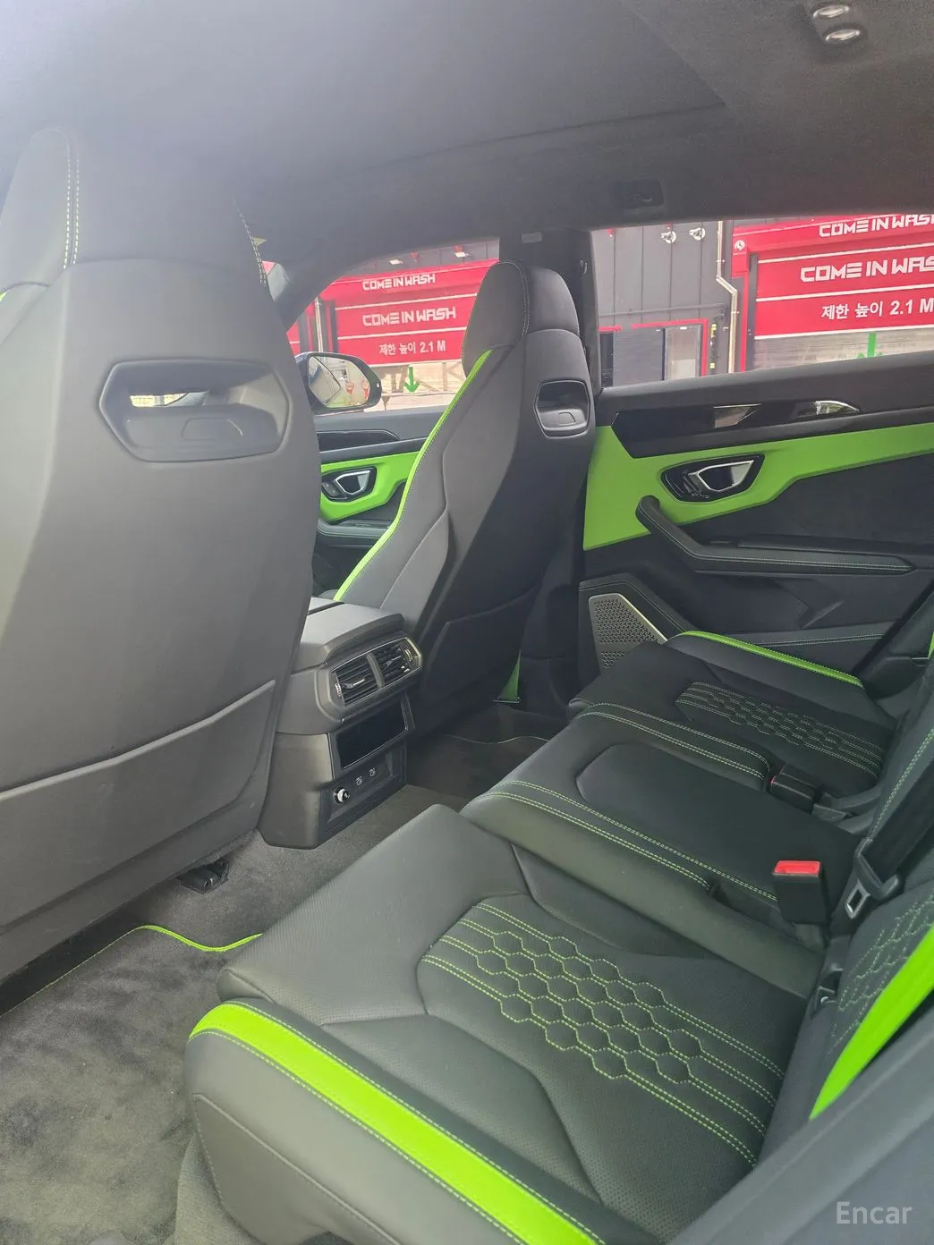 Lamborghini Urus превью 9