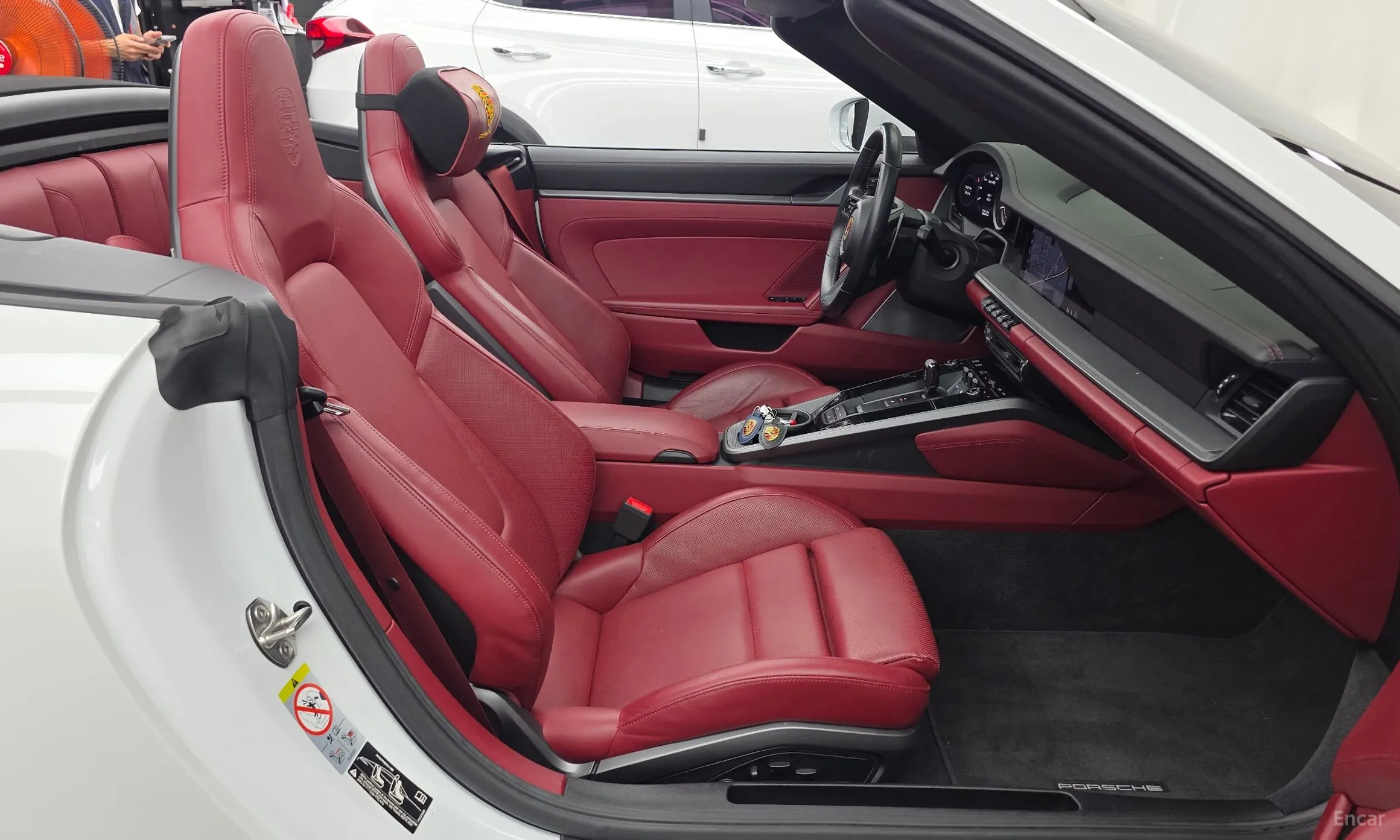 Porsche 911 (992) превью 11