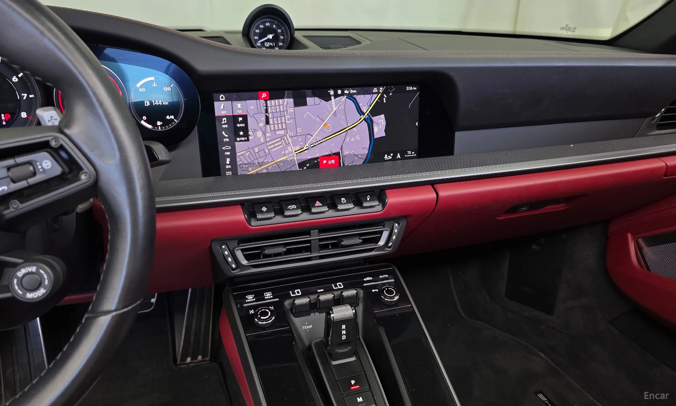 Porsche 911 (992) превью 14