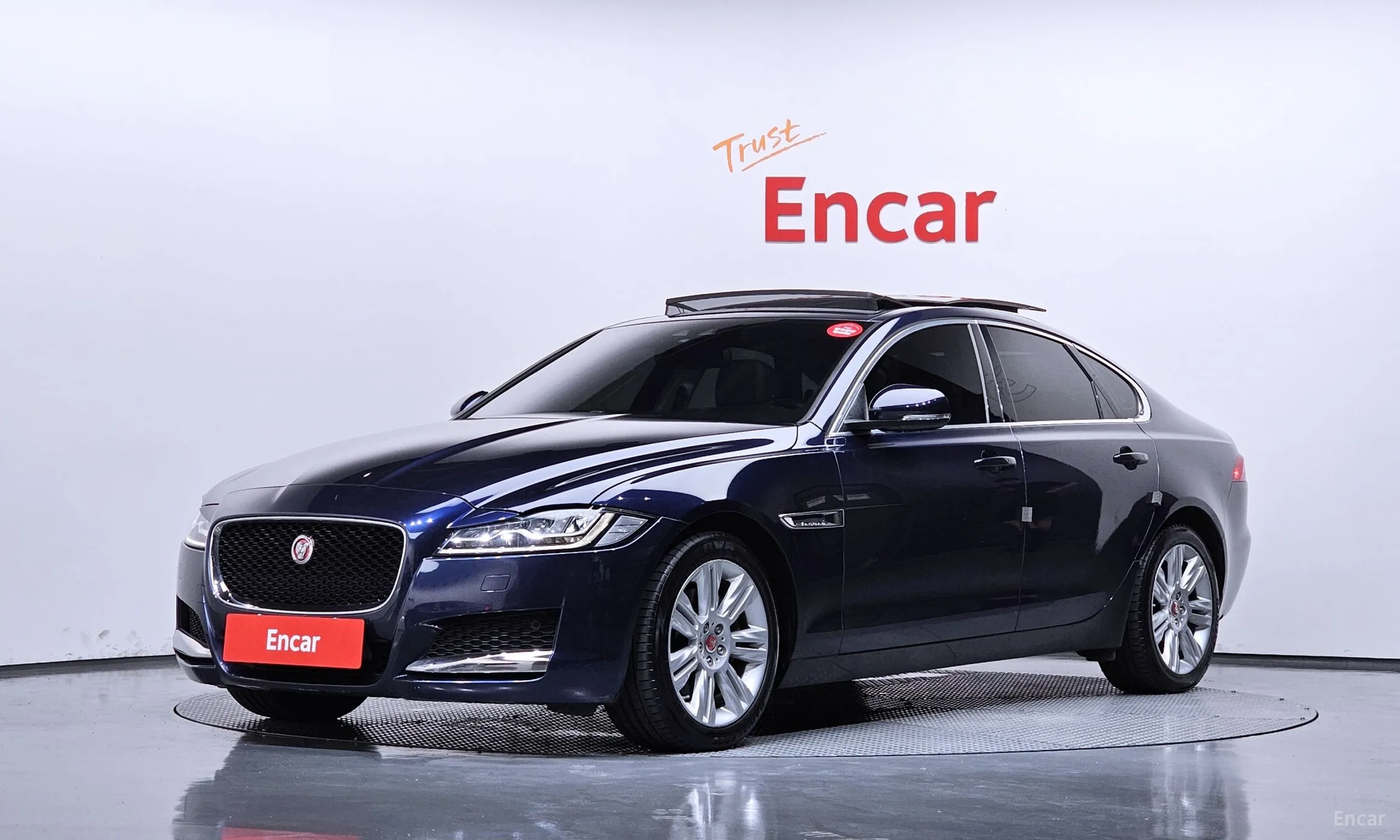 Jaguar XF (x260)
