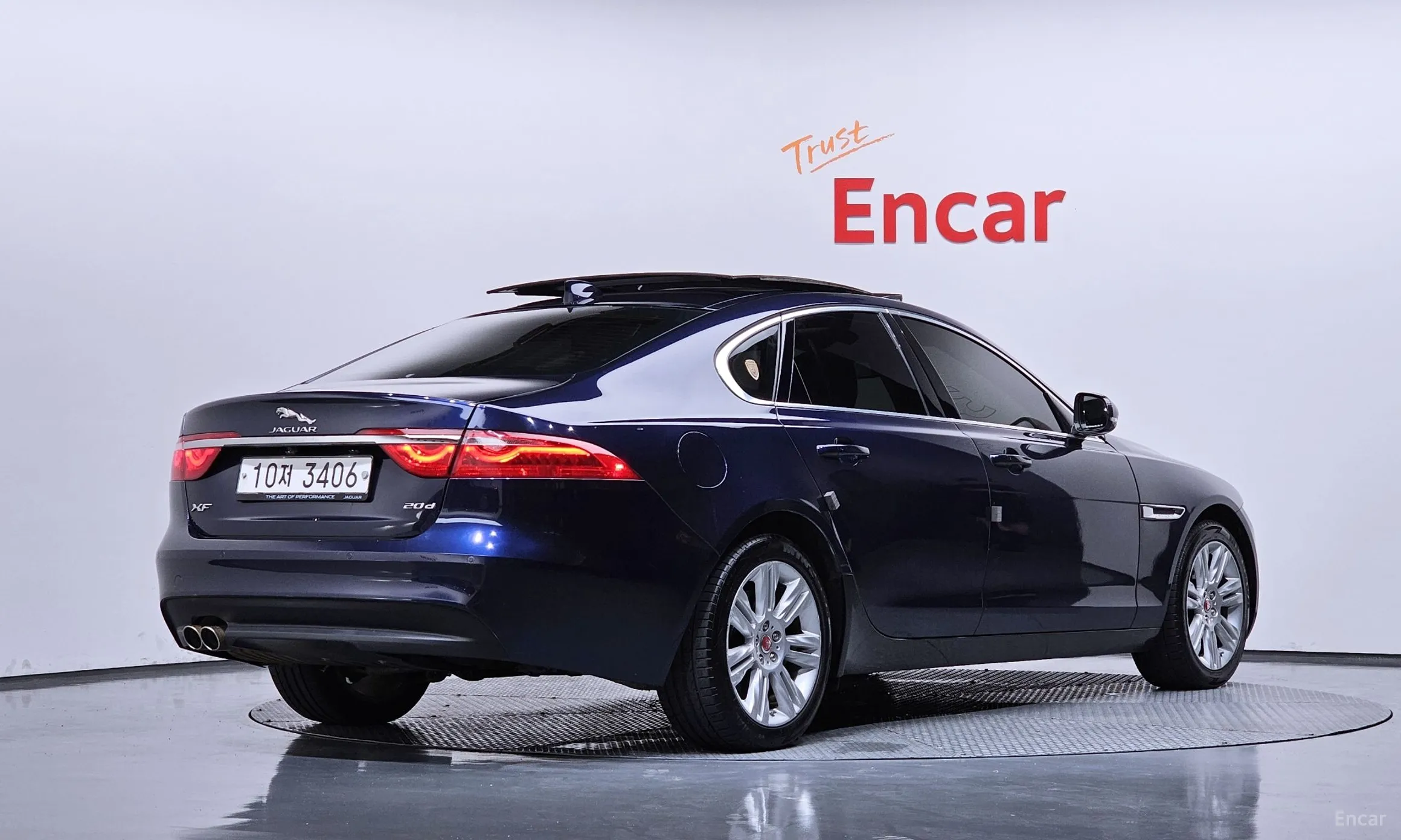 Jaguar XF (x260)