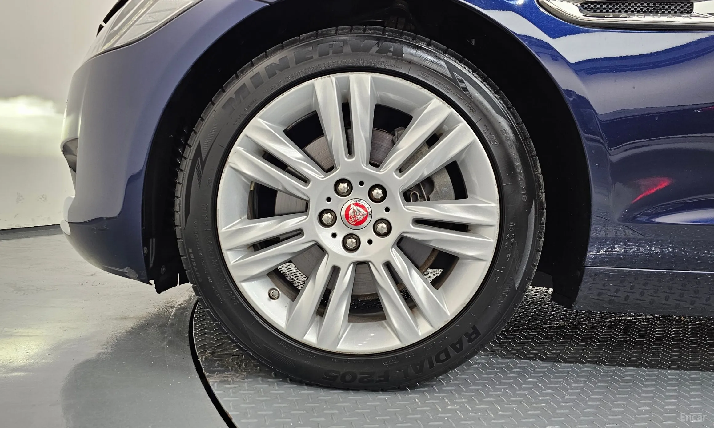 Jaguar XF (x260) превью 5