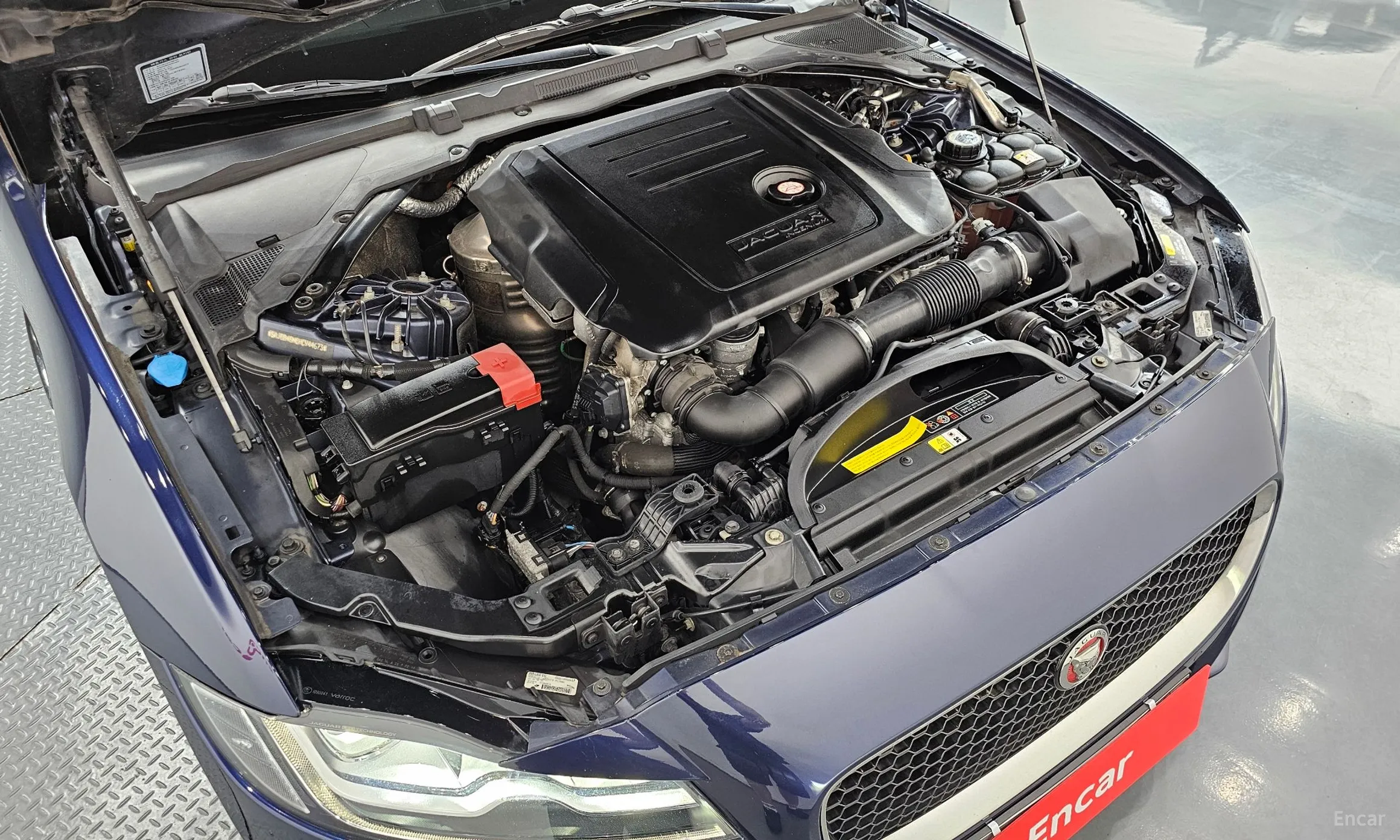 Jaguar XF (x260) превью 6