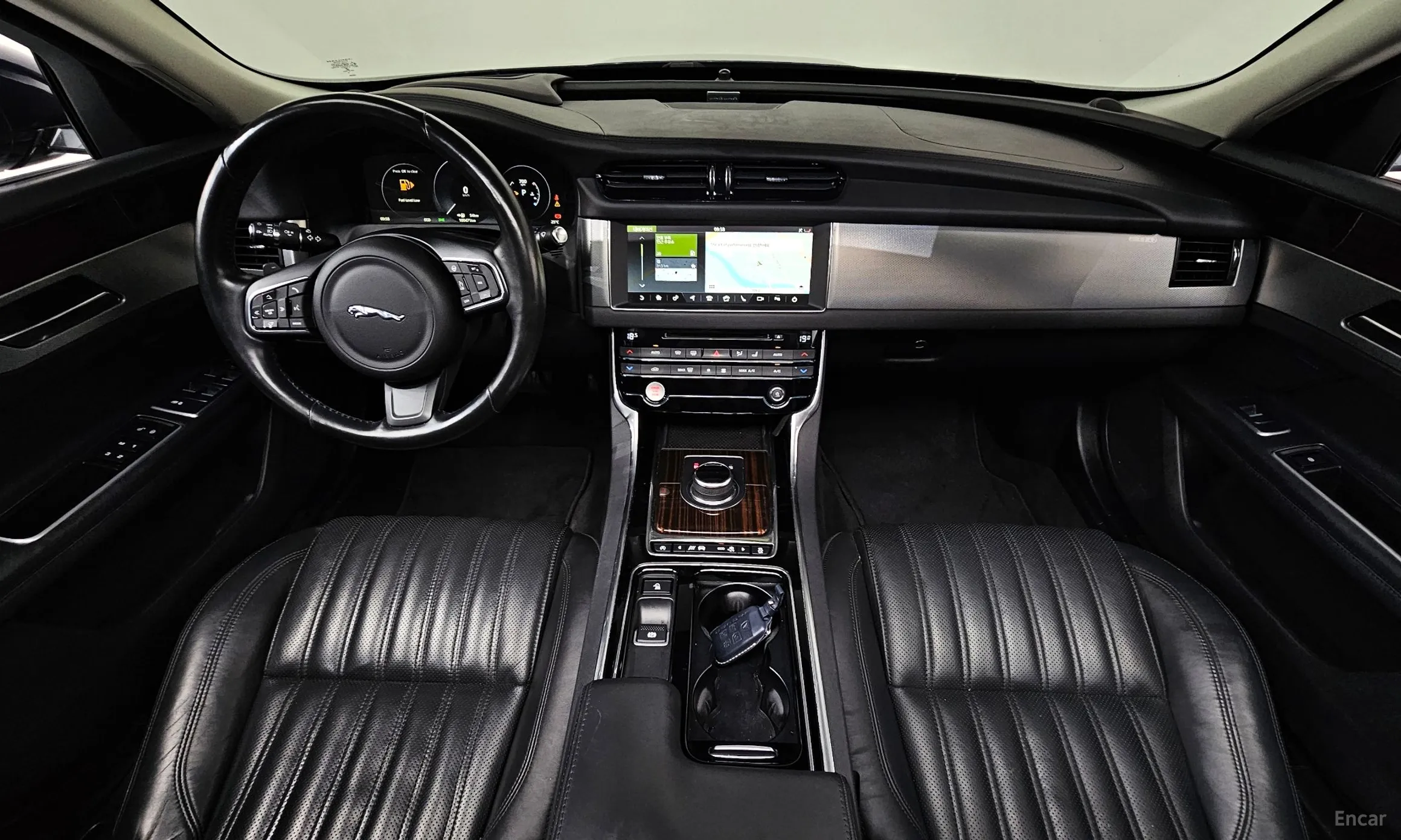 Jaguar XF (x260) превью 7