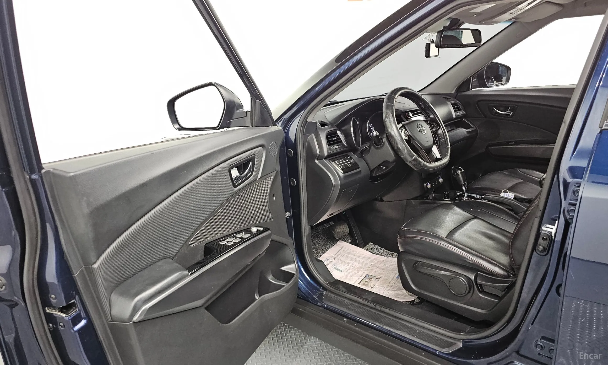 KG Mobility (SsangYong) Tivoli Air превью 10