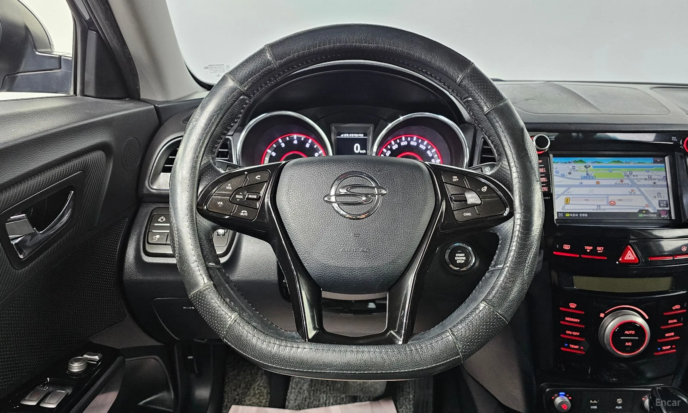 KG Mobility (SsangYong) Tivoli Air превью 14