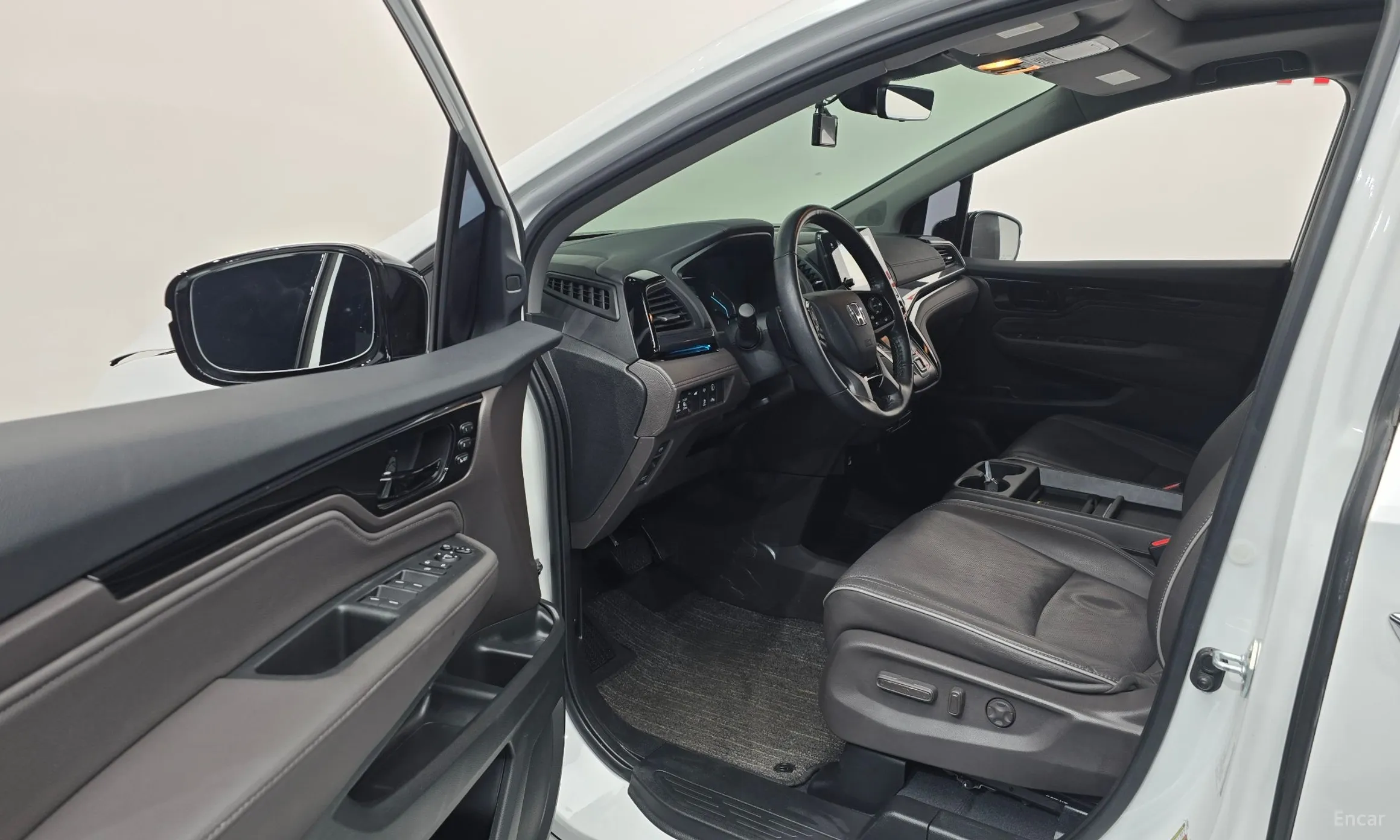 Honda Odyssey превью 10