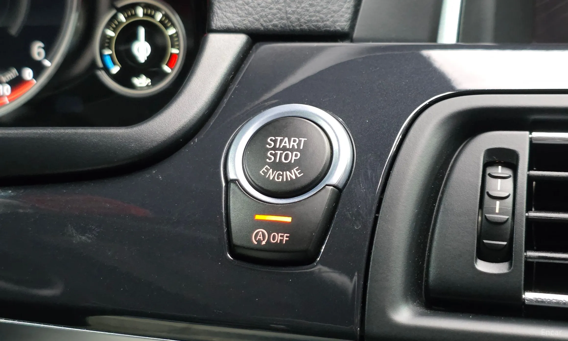 BMW 5 Series (F10) превью 14