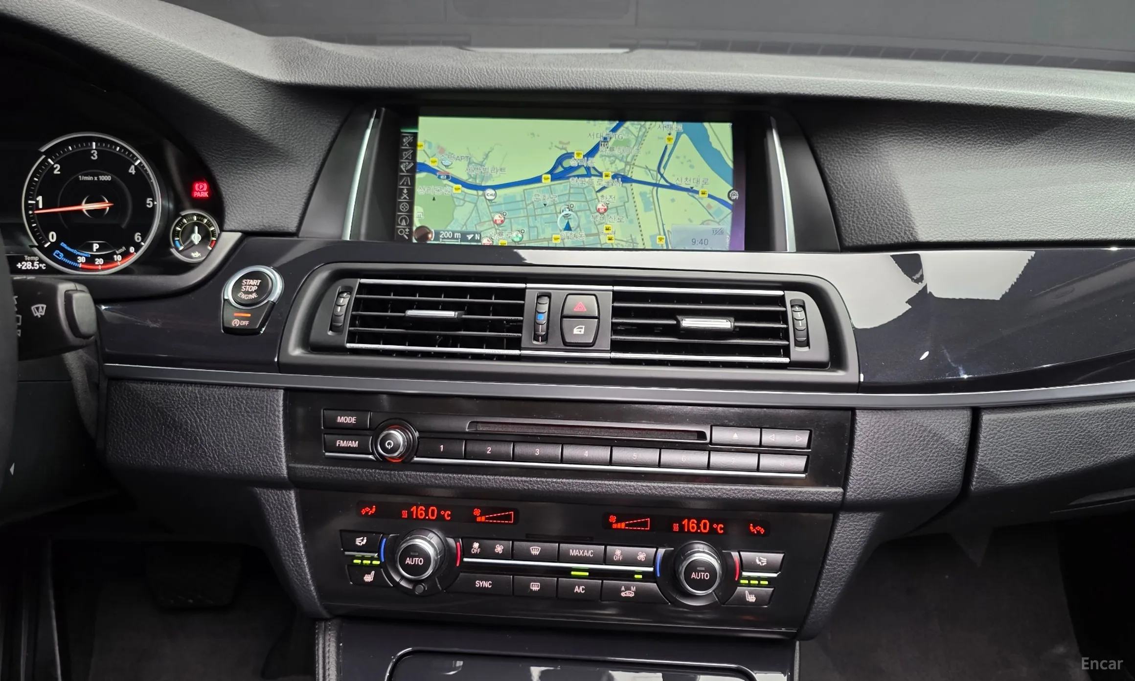 BMW 5 Series (F10) превью 17