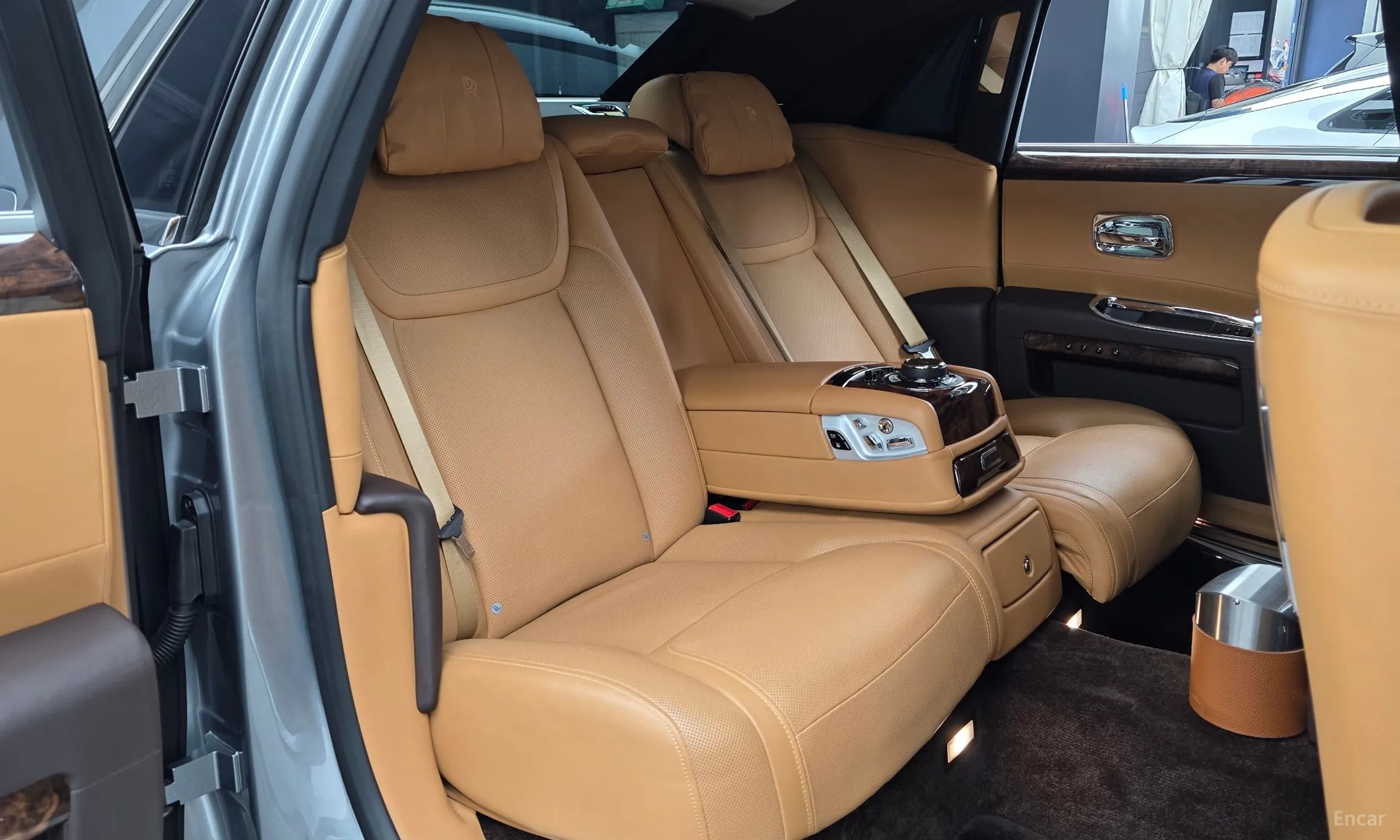 Rolls-Royce Ghost превью 12