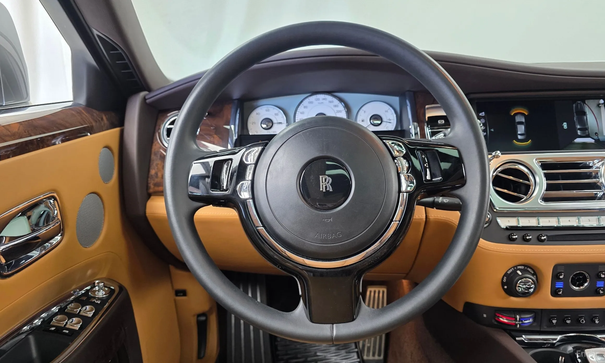 Rolls-Royce Ghost превью 13