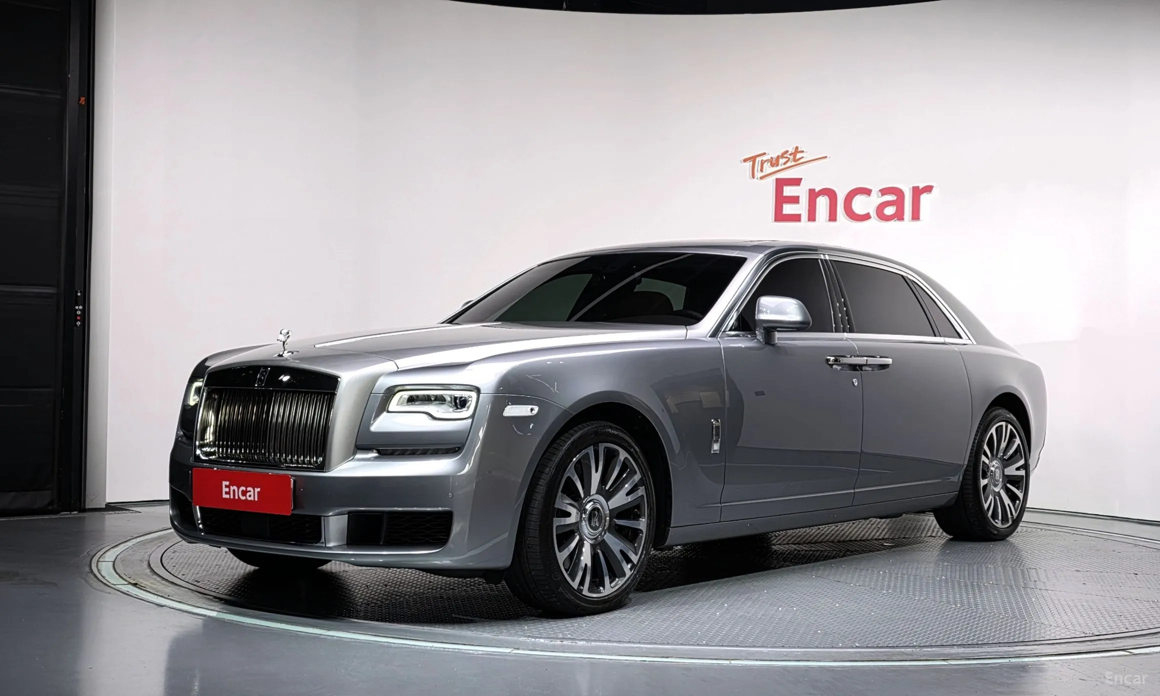 Rolls-Royce Ghost превью 3