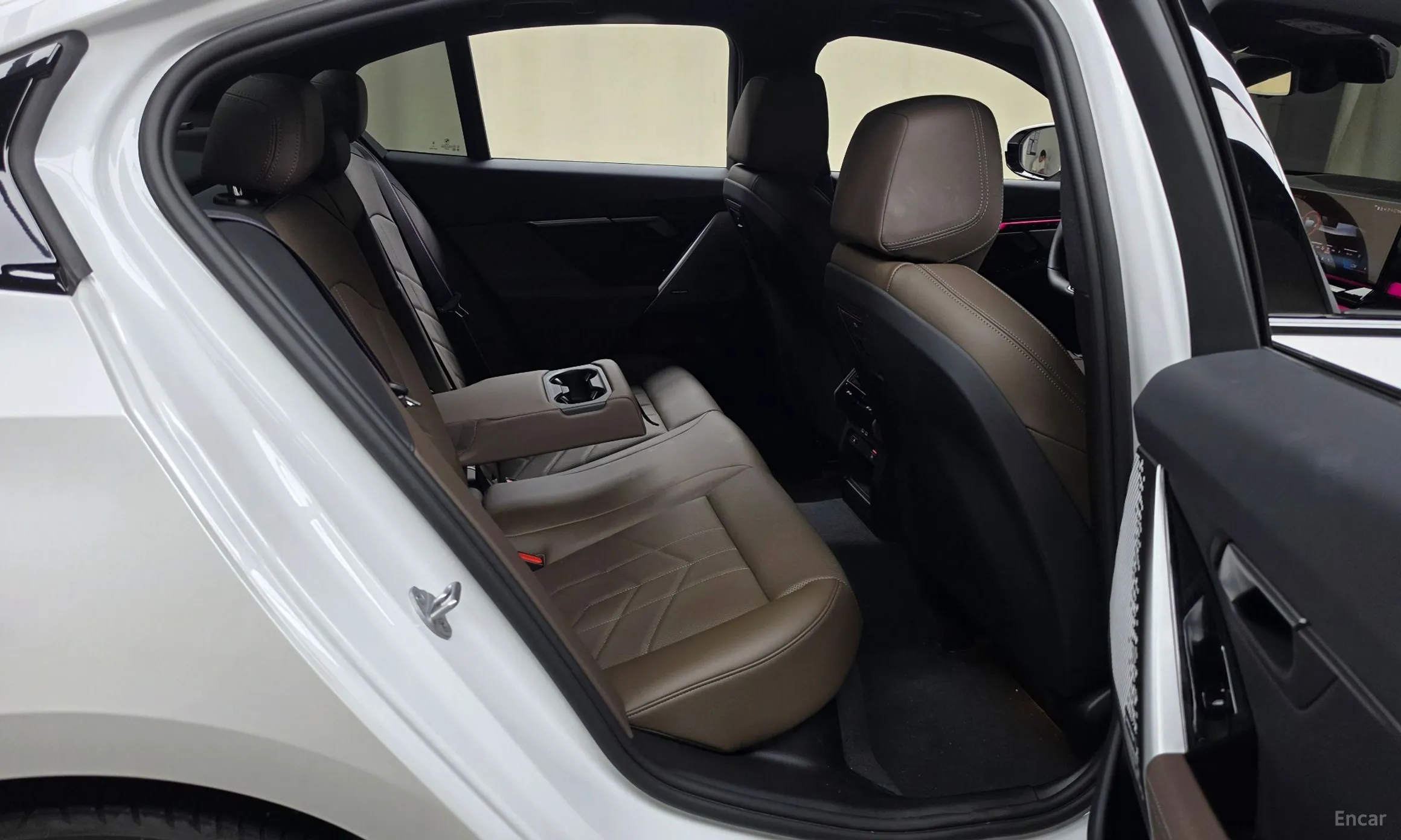 BMW 5 Series (G60) превью 11