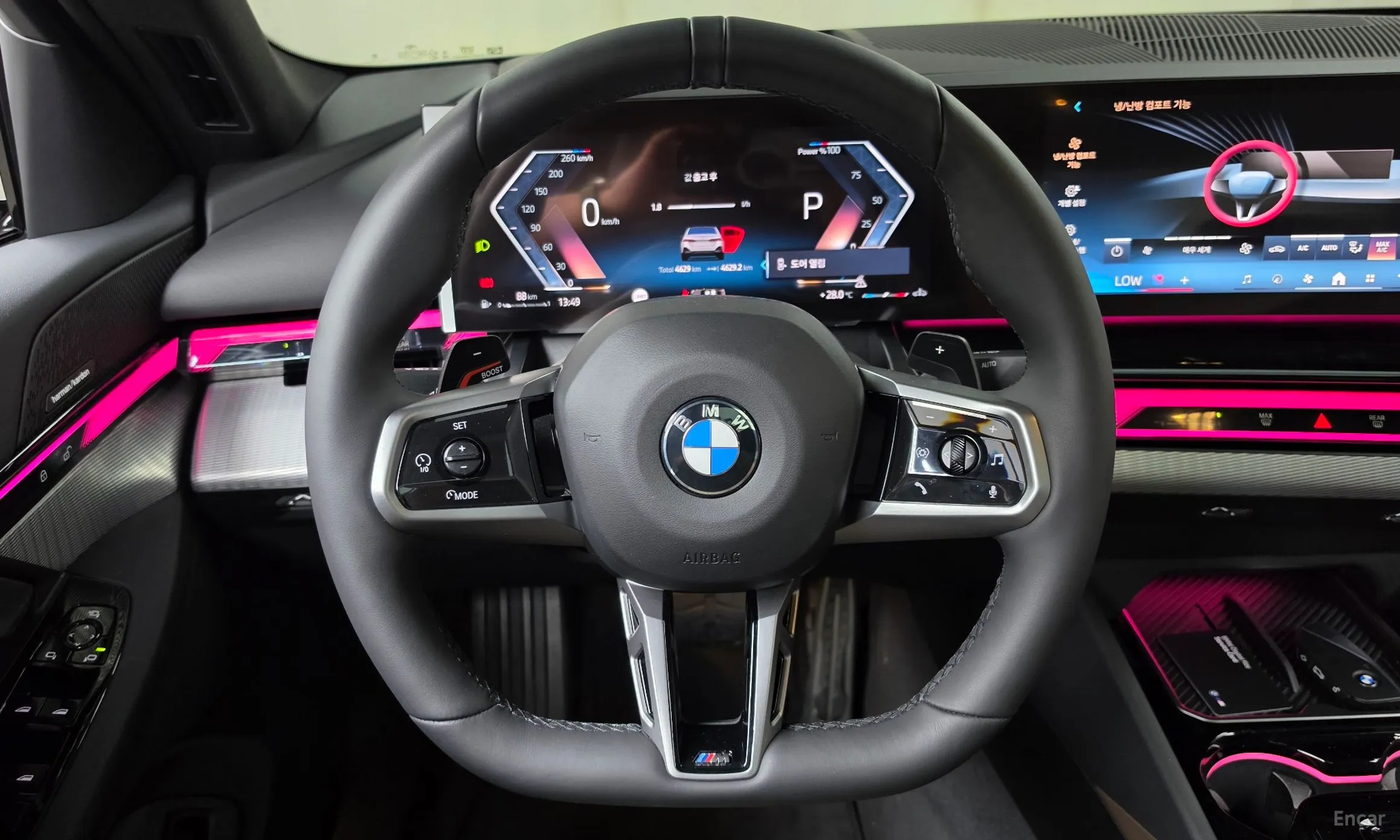 BMW 5 Series (G60) превью 15