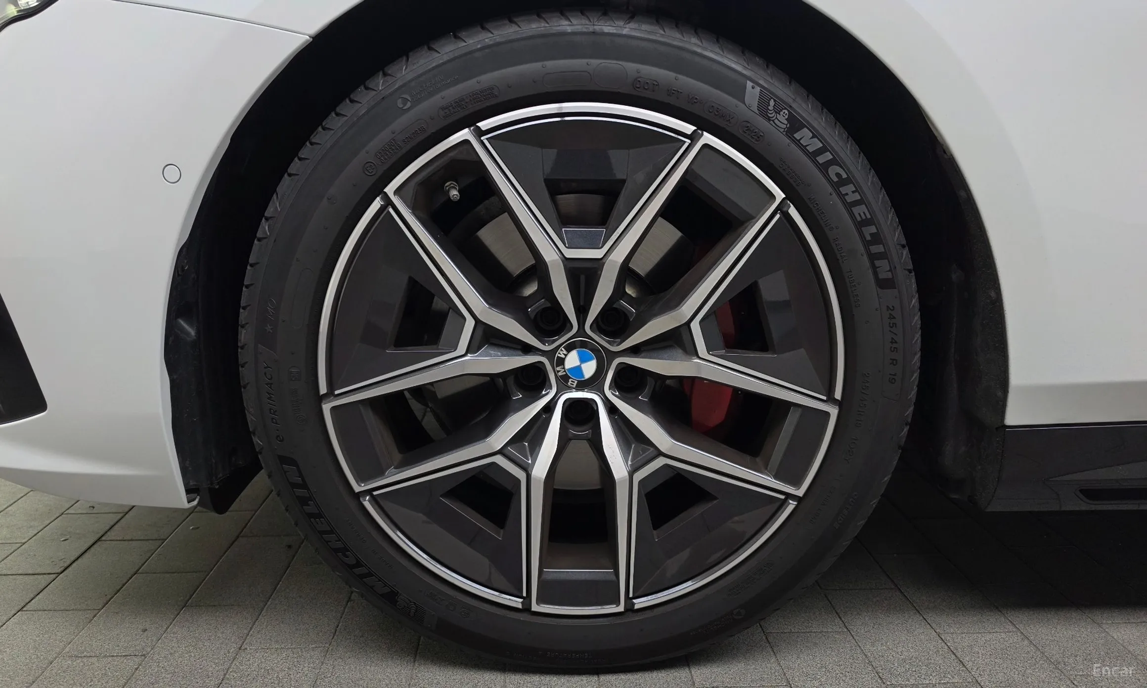 BMW 5 Series (G60) превью 5