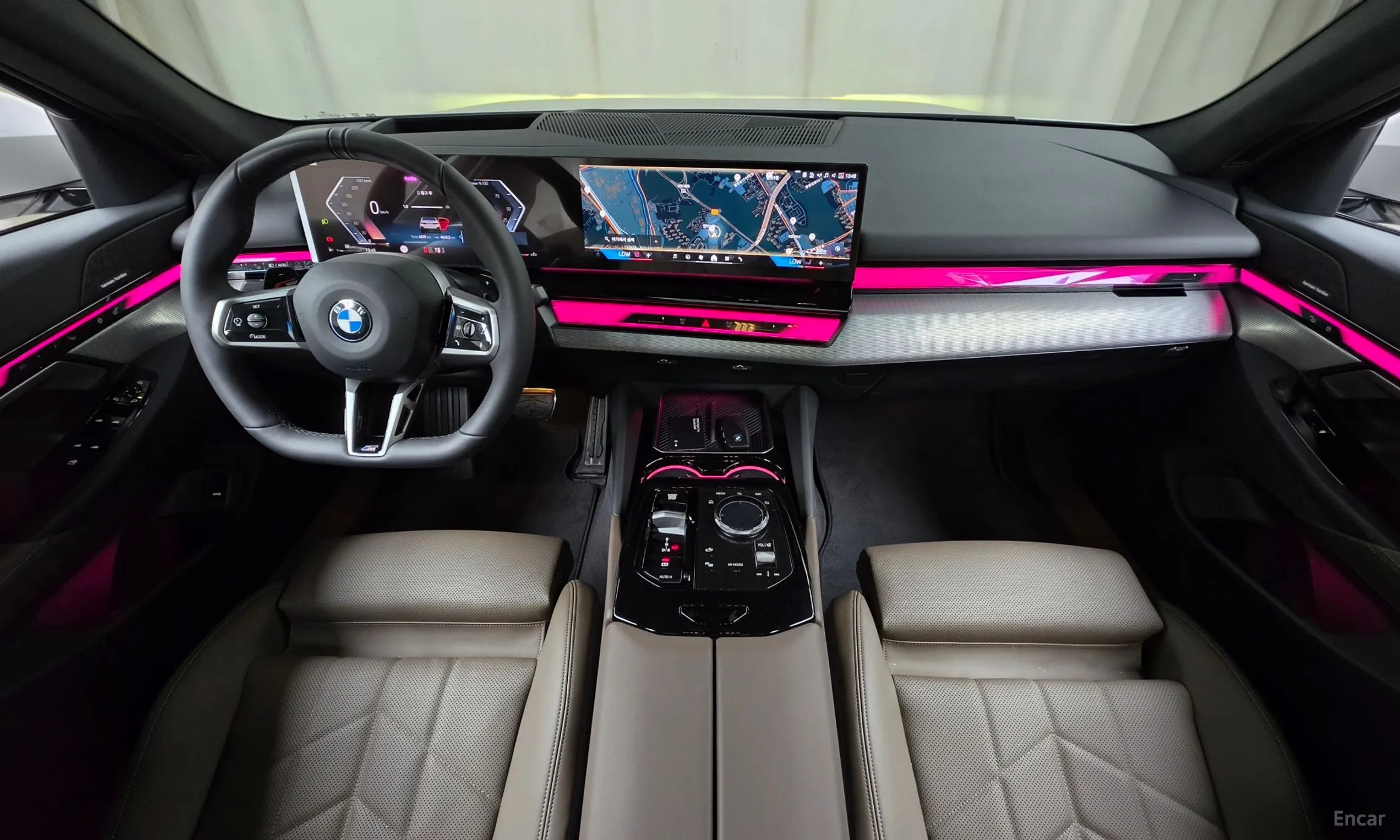 BMW 5 Series (G60) превью 7