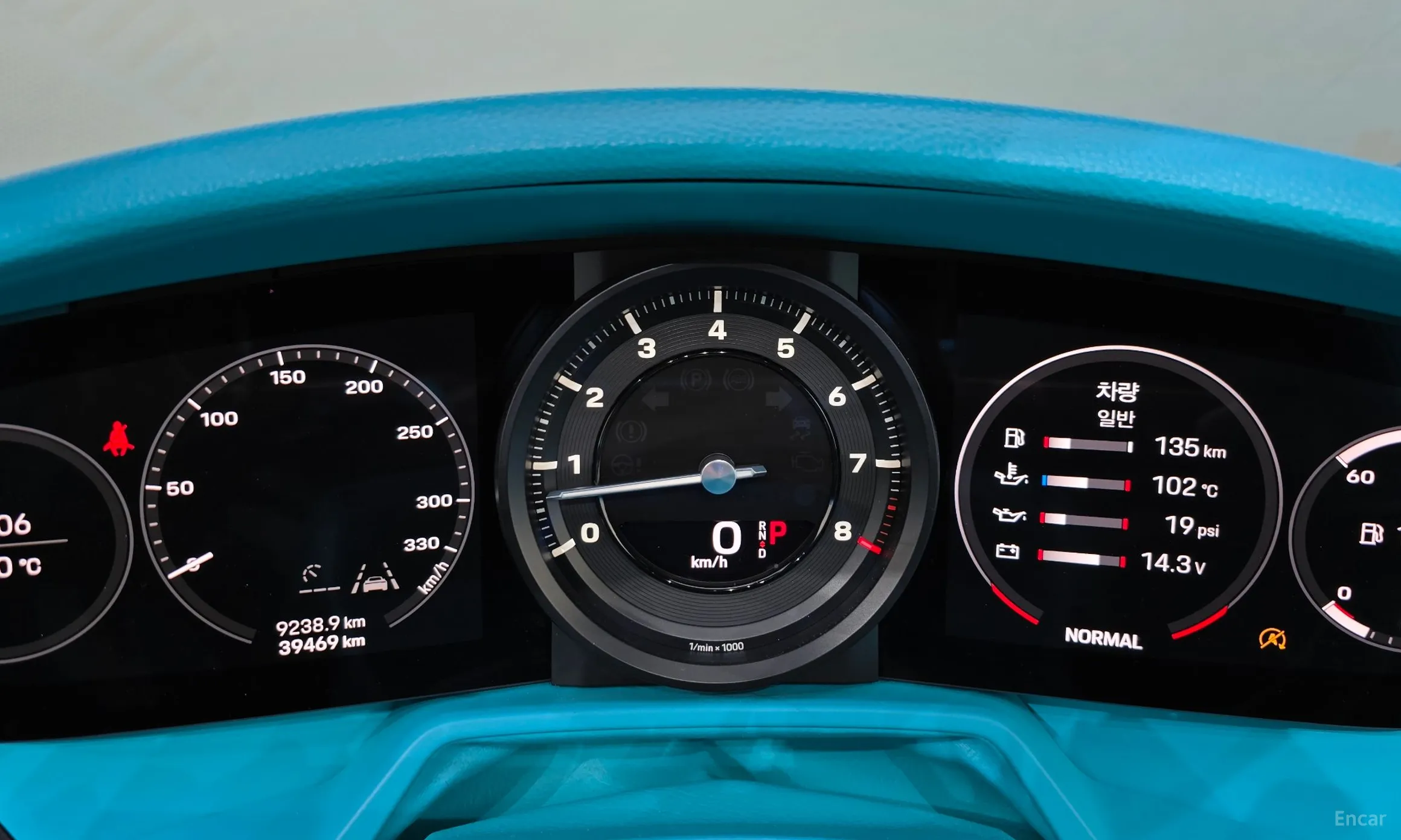Porsche 911 (992) превью 8