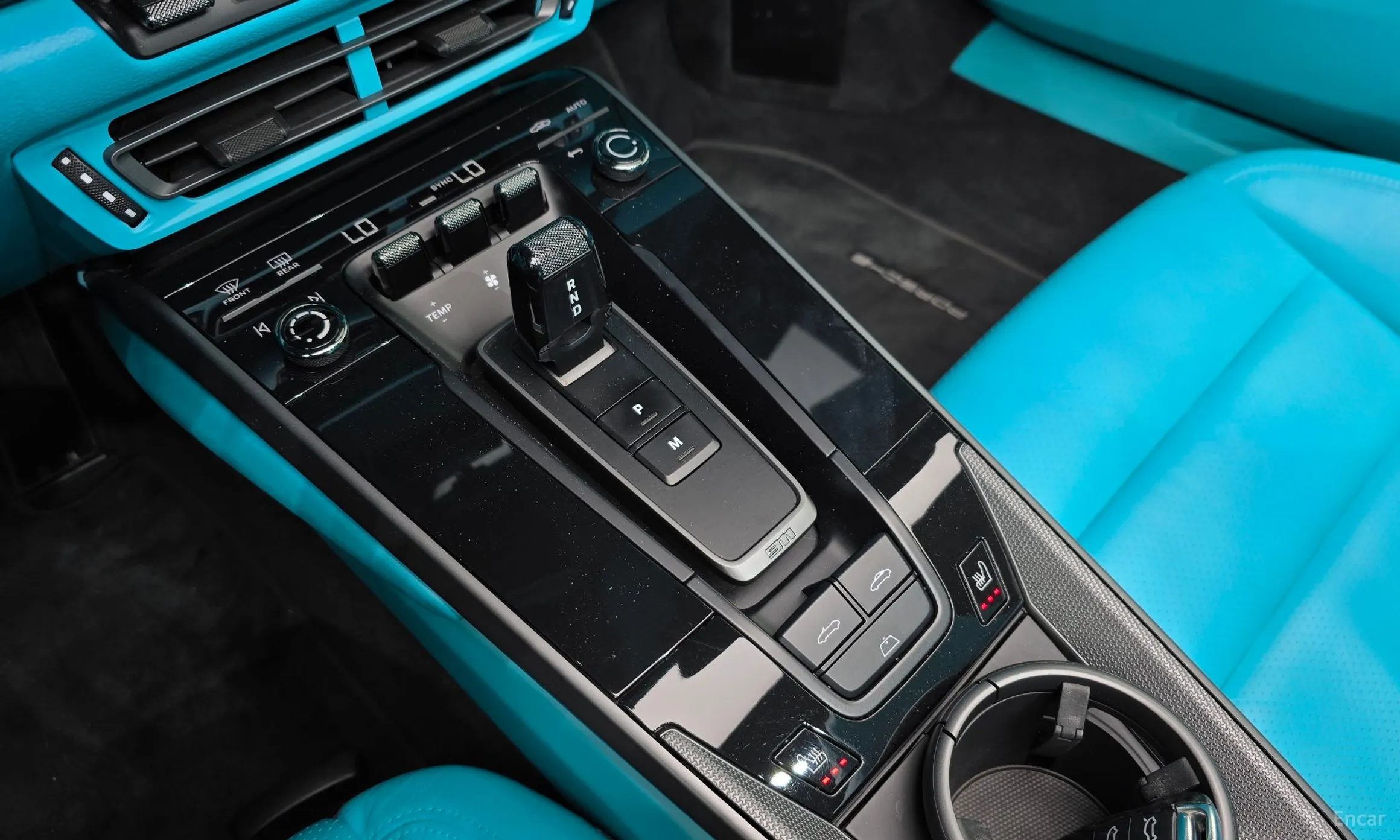 Porsche 911 (992) превью 9