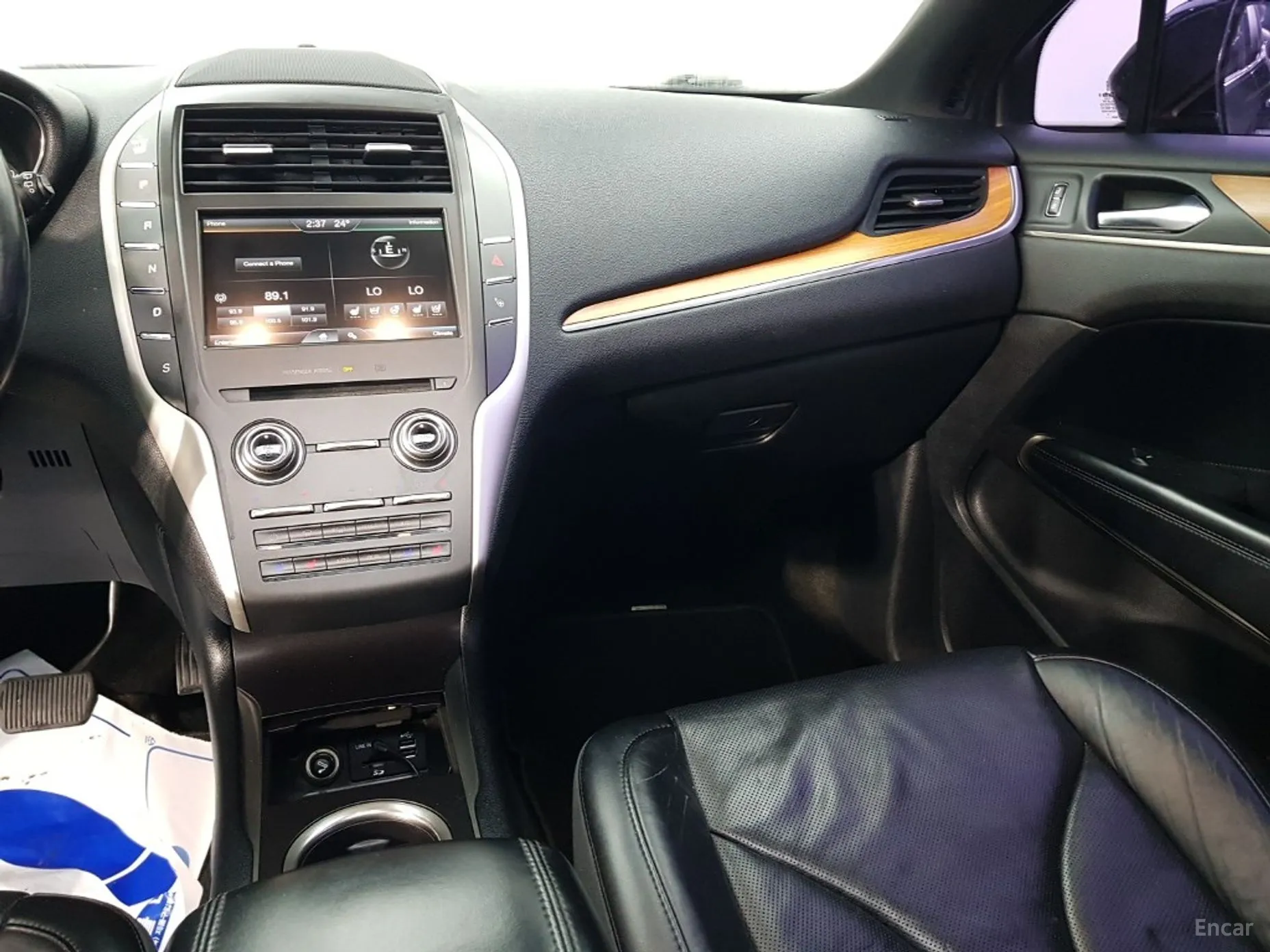 Lincoln MKC превью 10