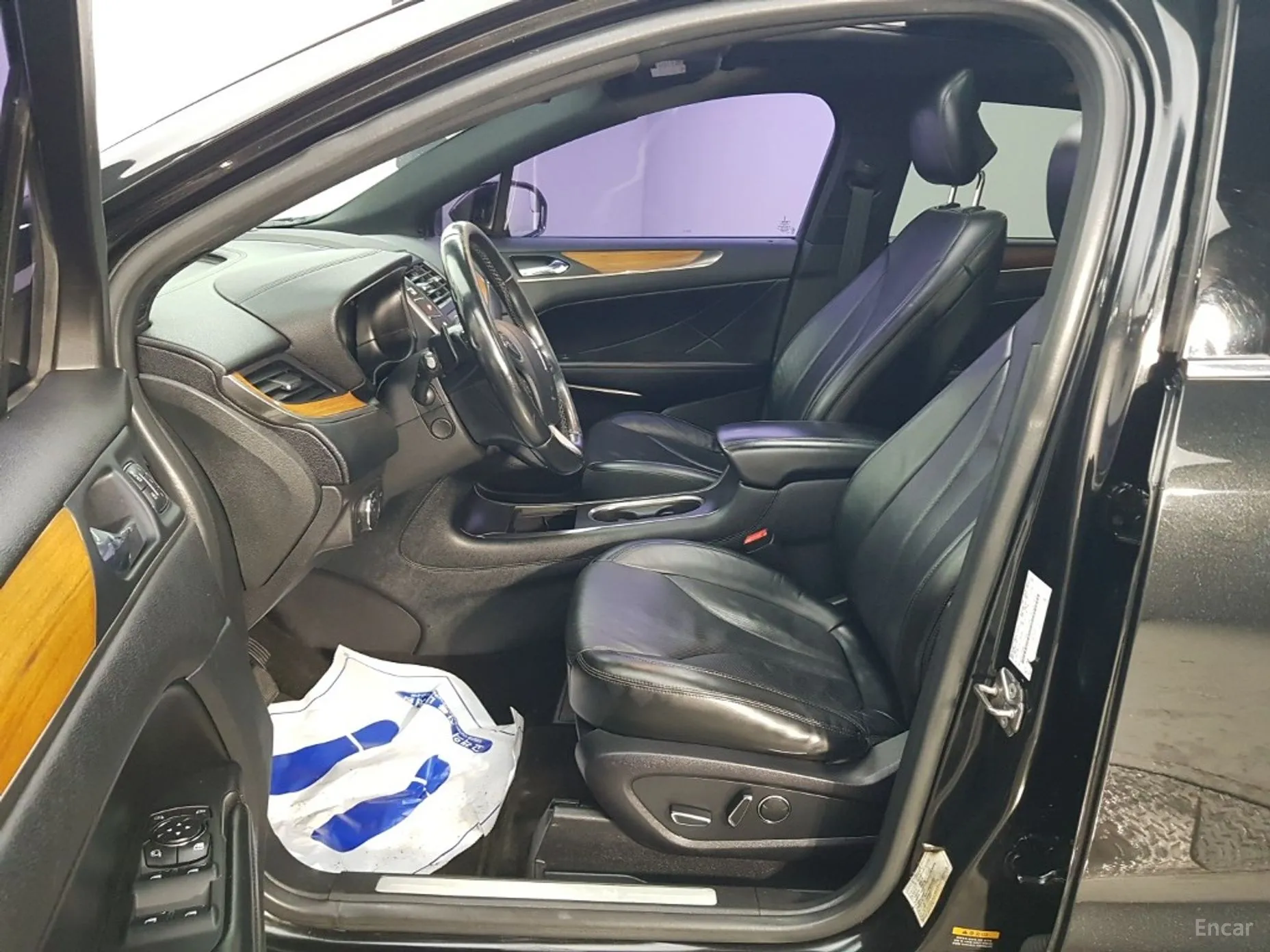 Lincoln MKC превью 11