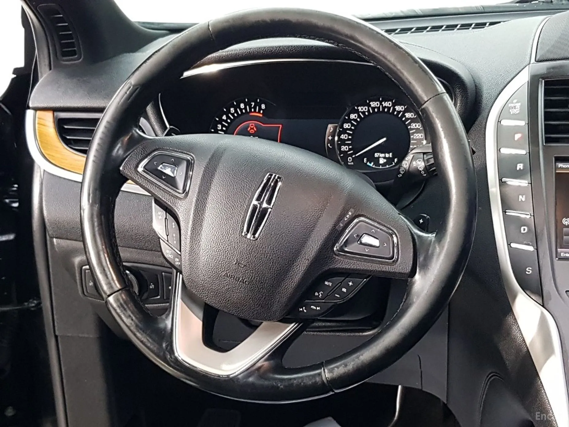 Lincoln MKC превью 9