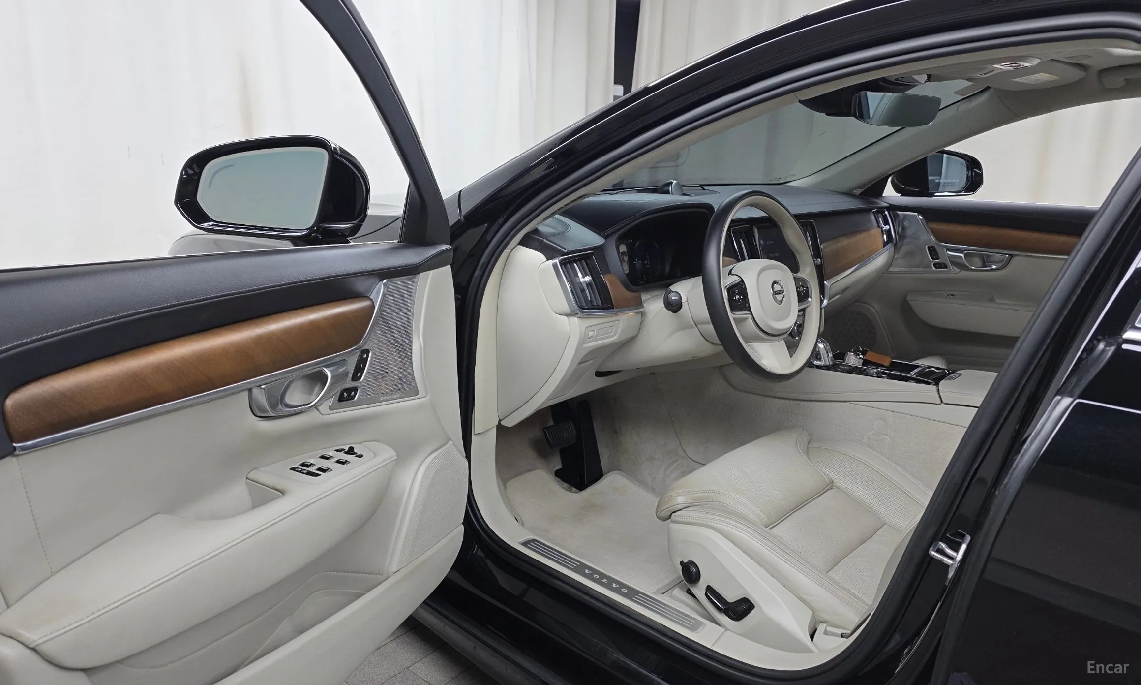 Volvo S90 превью 10