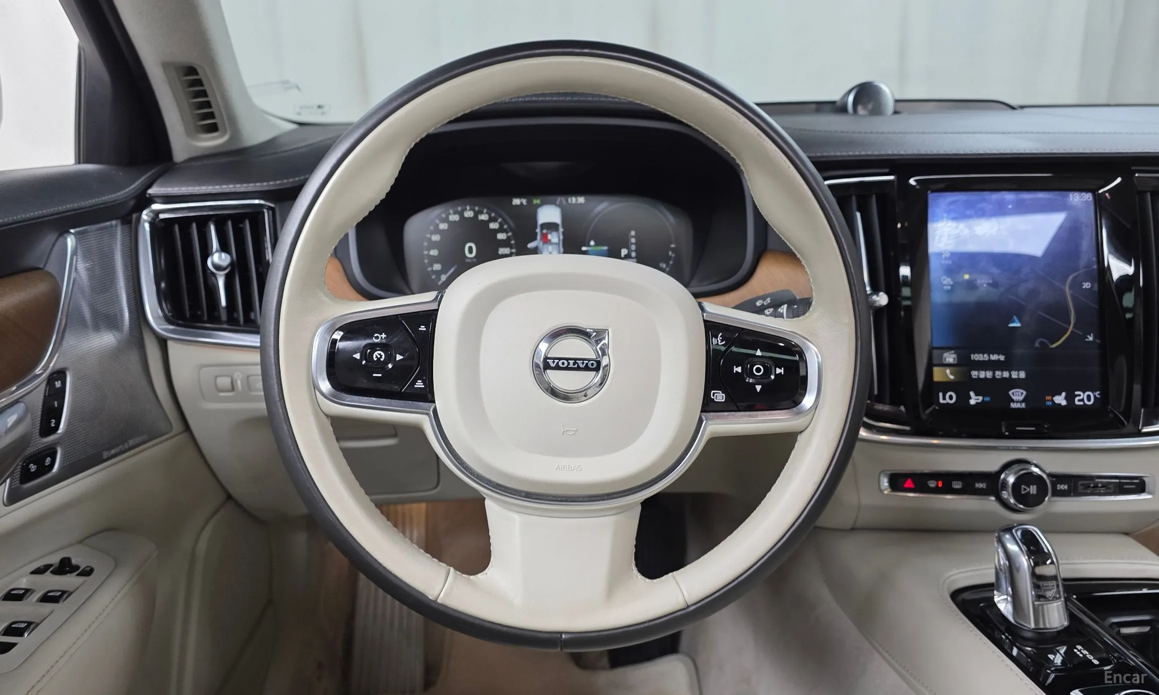 Volvo S90 превью 15